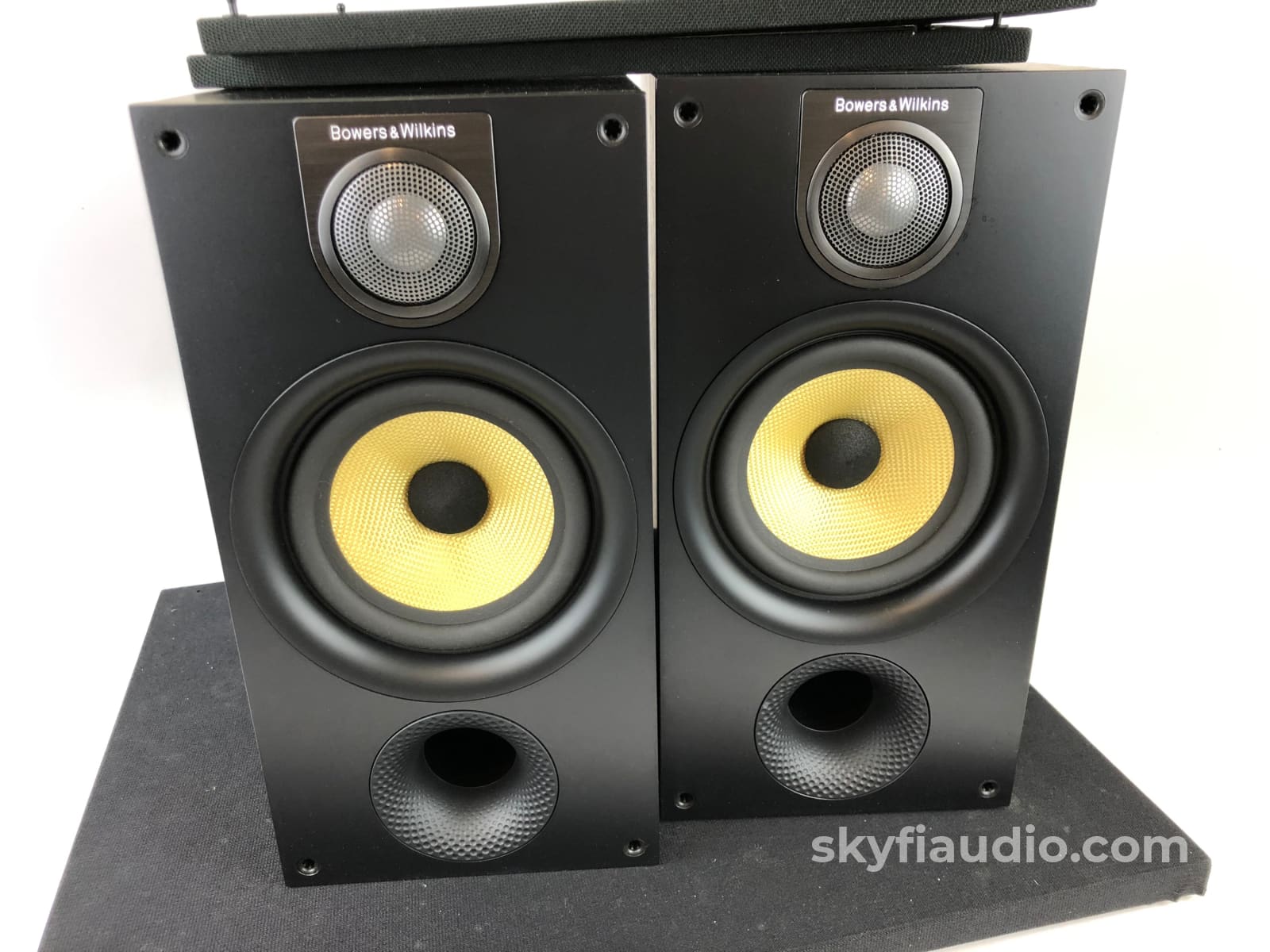 Bowers & Wilkins（B&W）686 S2 スピーカー ペア B&W (Bowers & Wilkins) 686 S2 Bookshelf Speakers