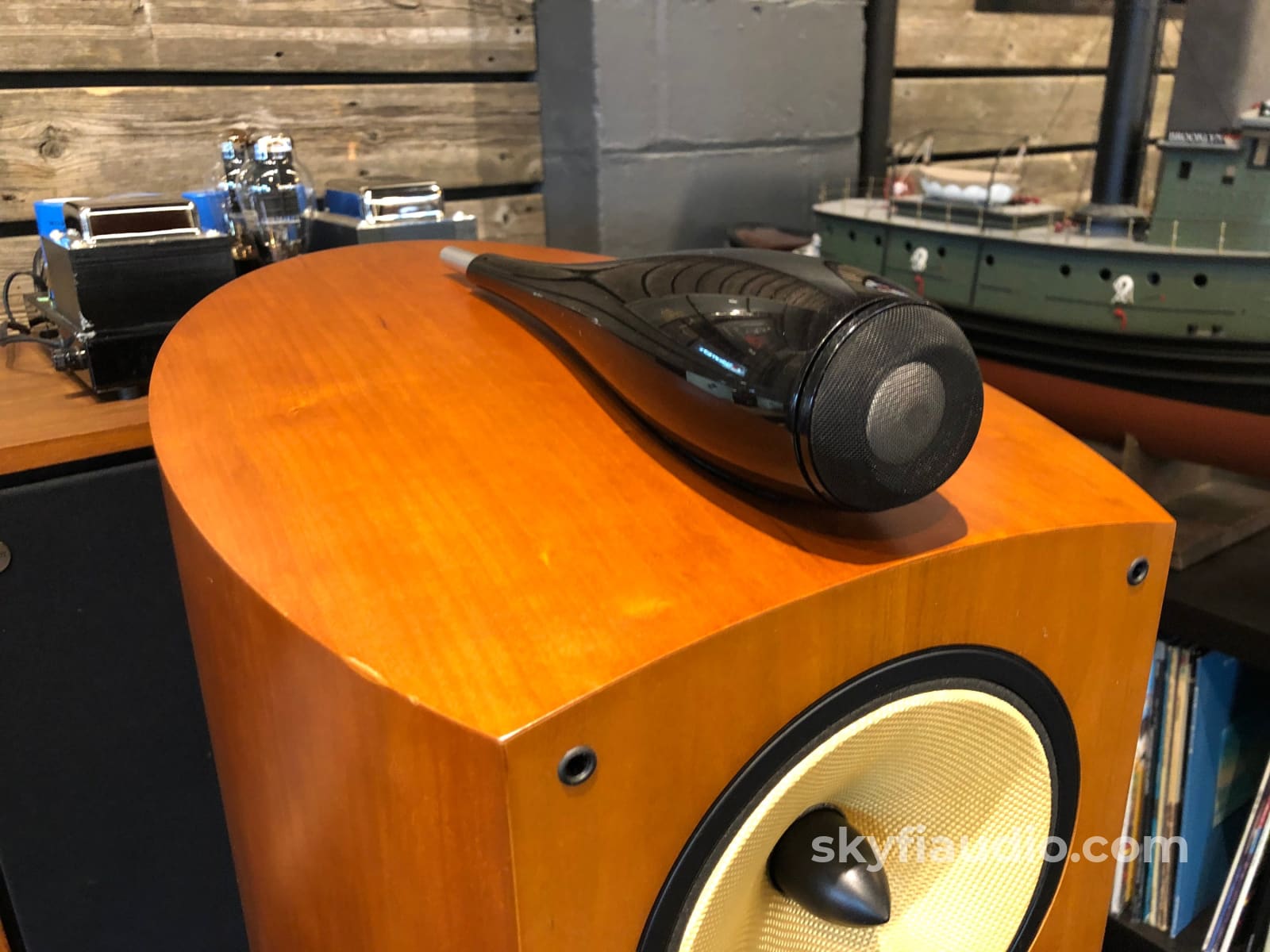 B&W (Bowers & Wilkins) 803D (Diamond) Speaker Theater Package Speakers