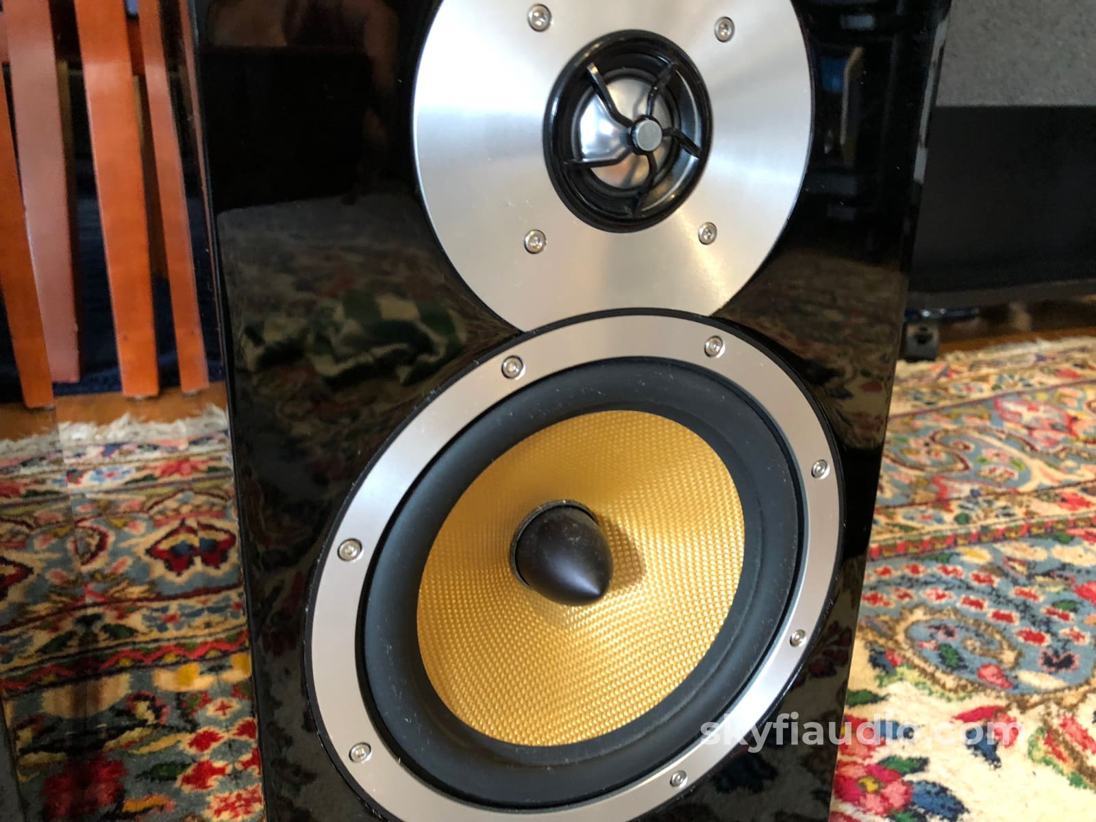 B&W (Bowers & Wilkins) Cm5 Bookshelf Speakers