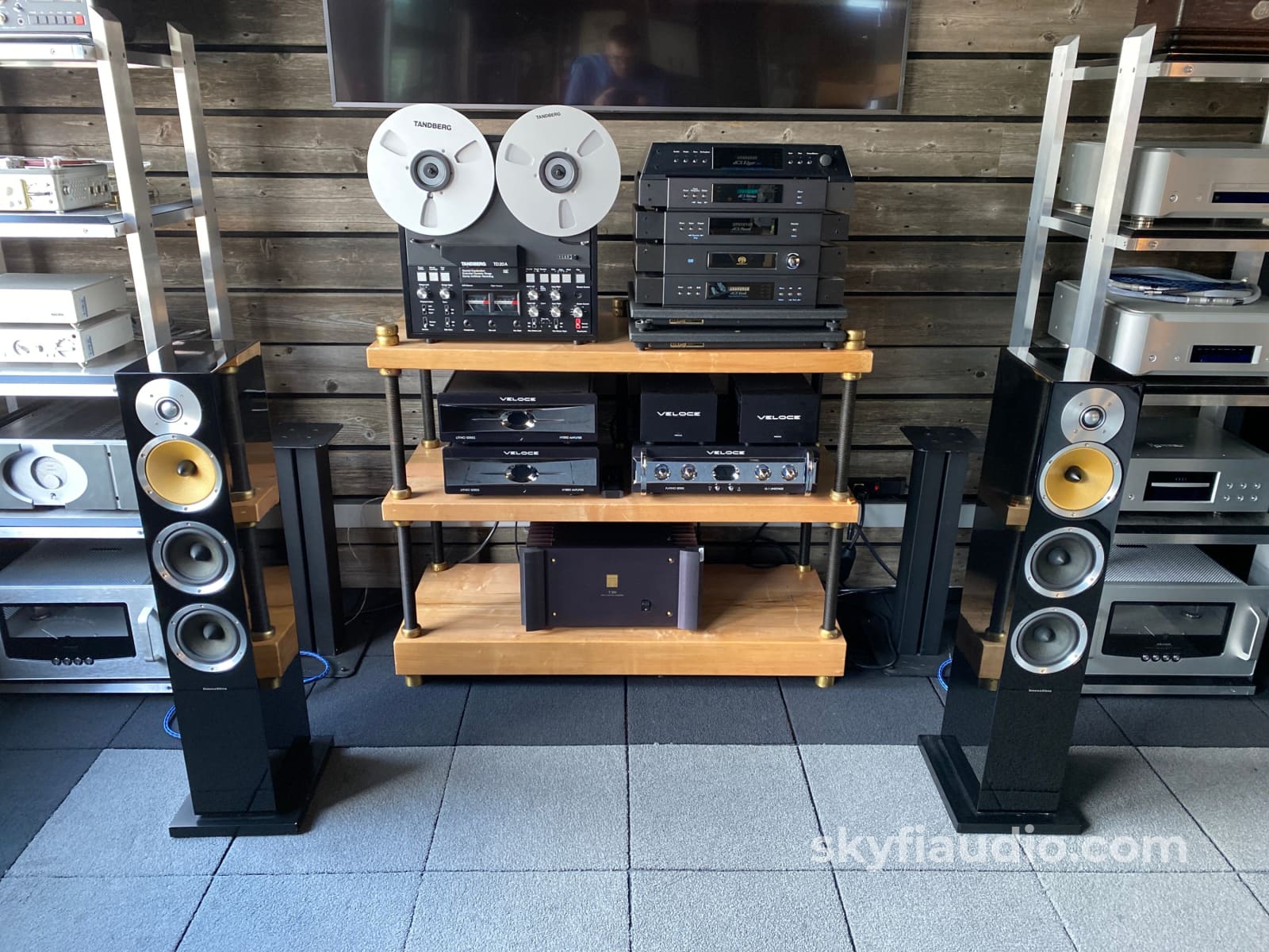B&W (Bowers & Wilkins) Cm8 Floorstanding Speakers