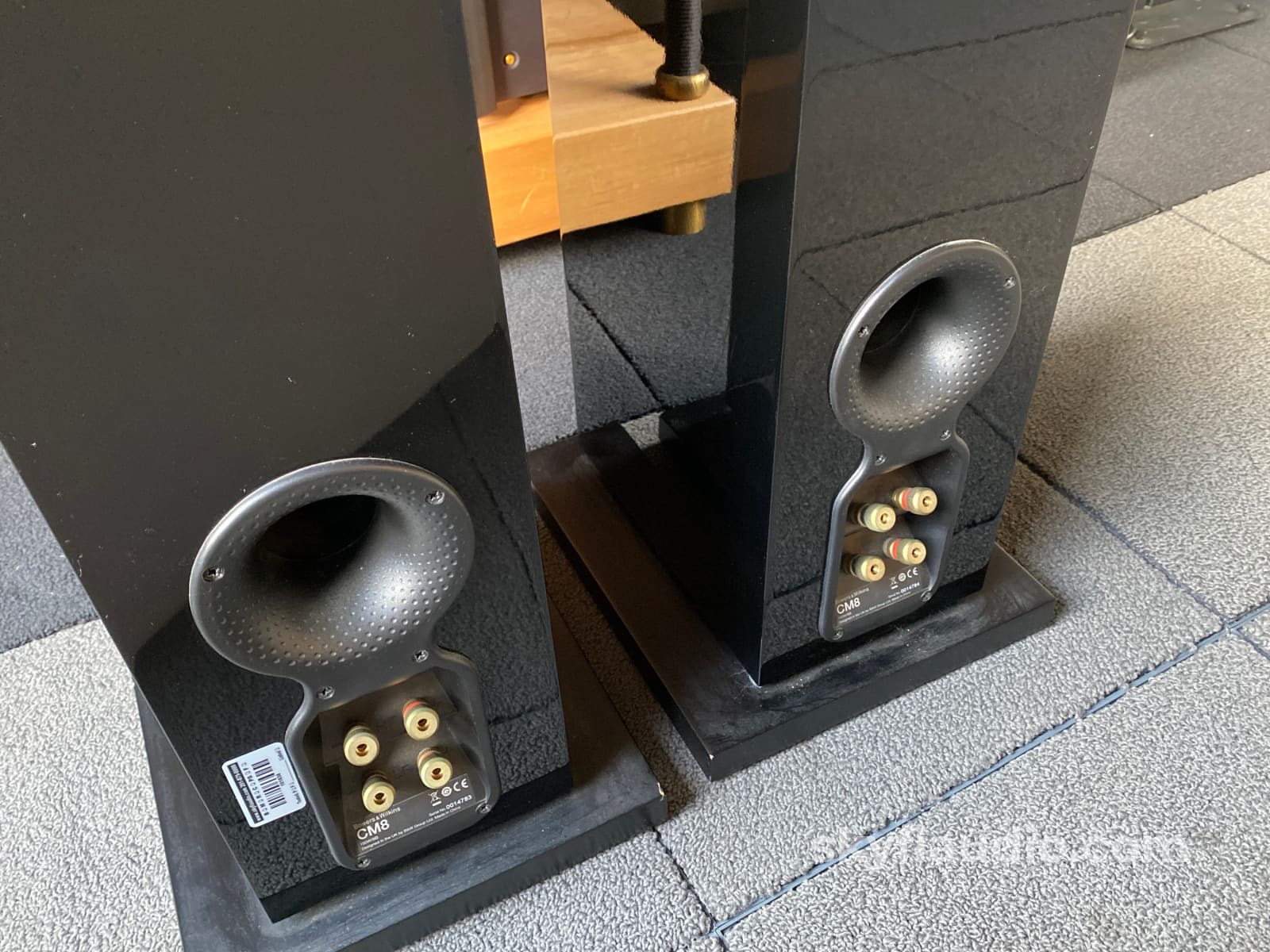 B&W (Bowers & Wilkins) Cm8 Floorstanding Speakers