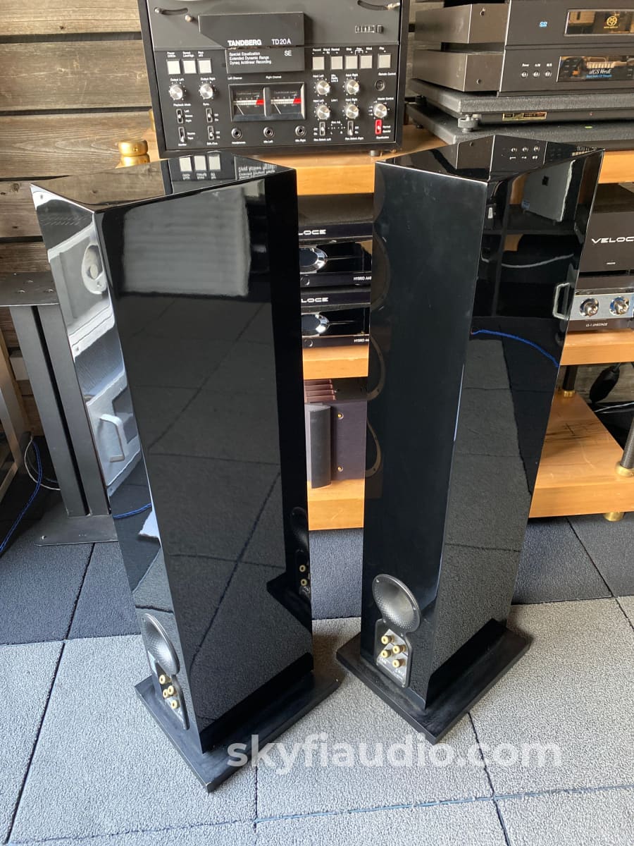 B&W (Bowers & Wilkins) Cm8 Floorstanding Speakers