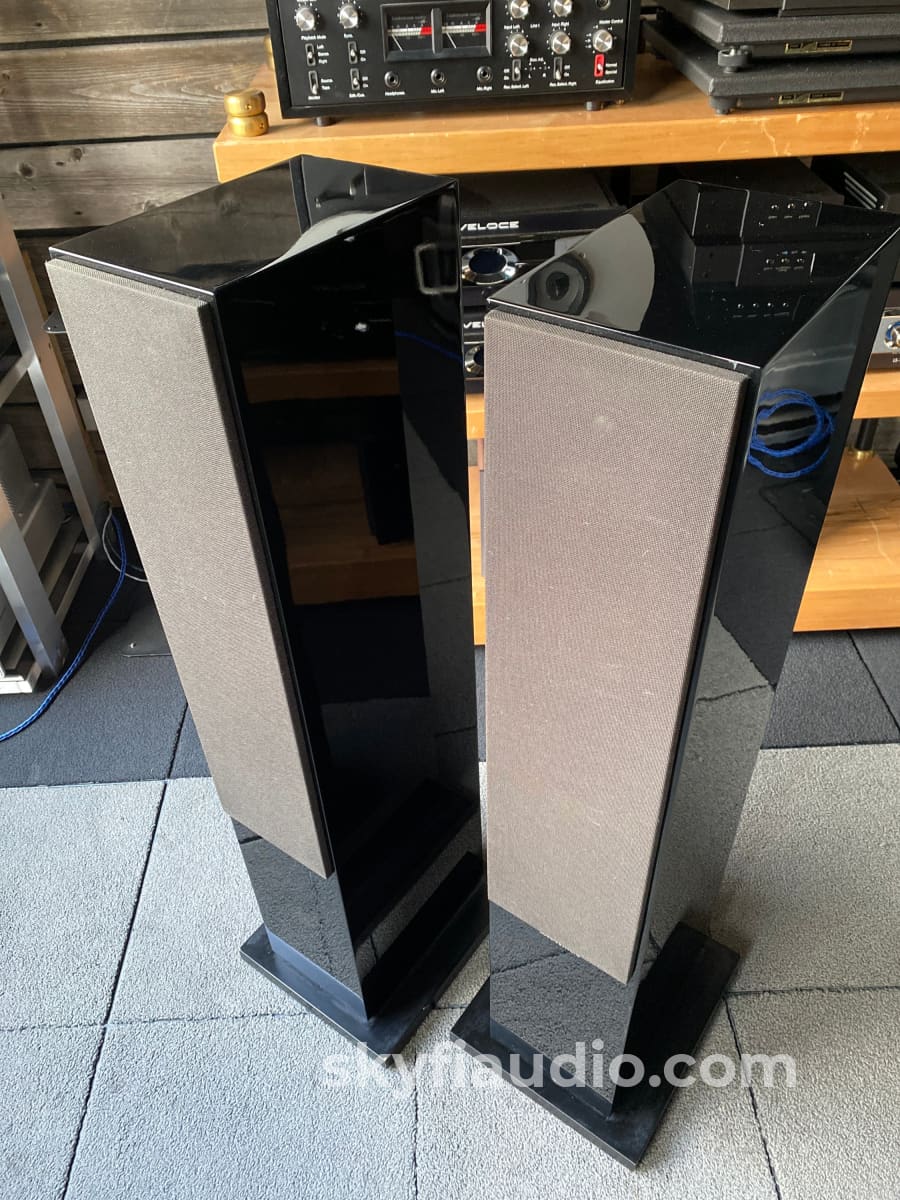 B&W (Bowers & Wilkins) CM8 Floorstanding Speakers