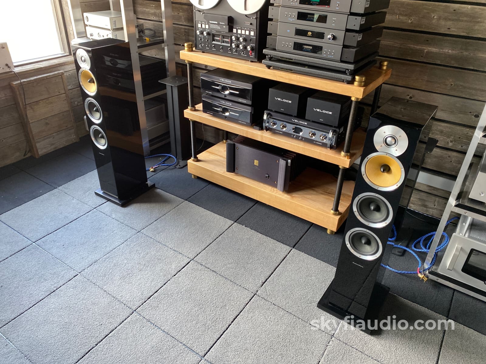 B&W (Bowers & Wilkins) Cm8 Floorstanding Speakers
