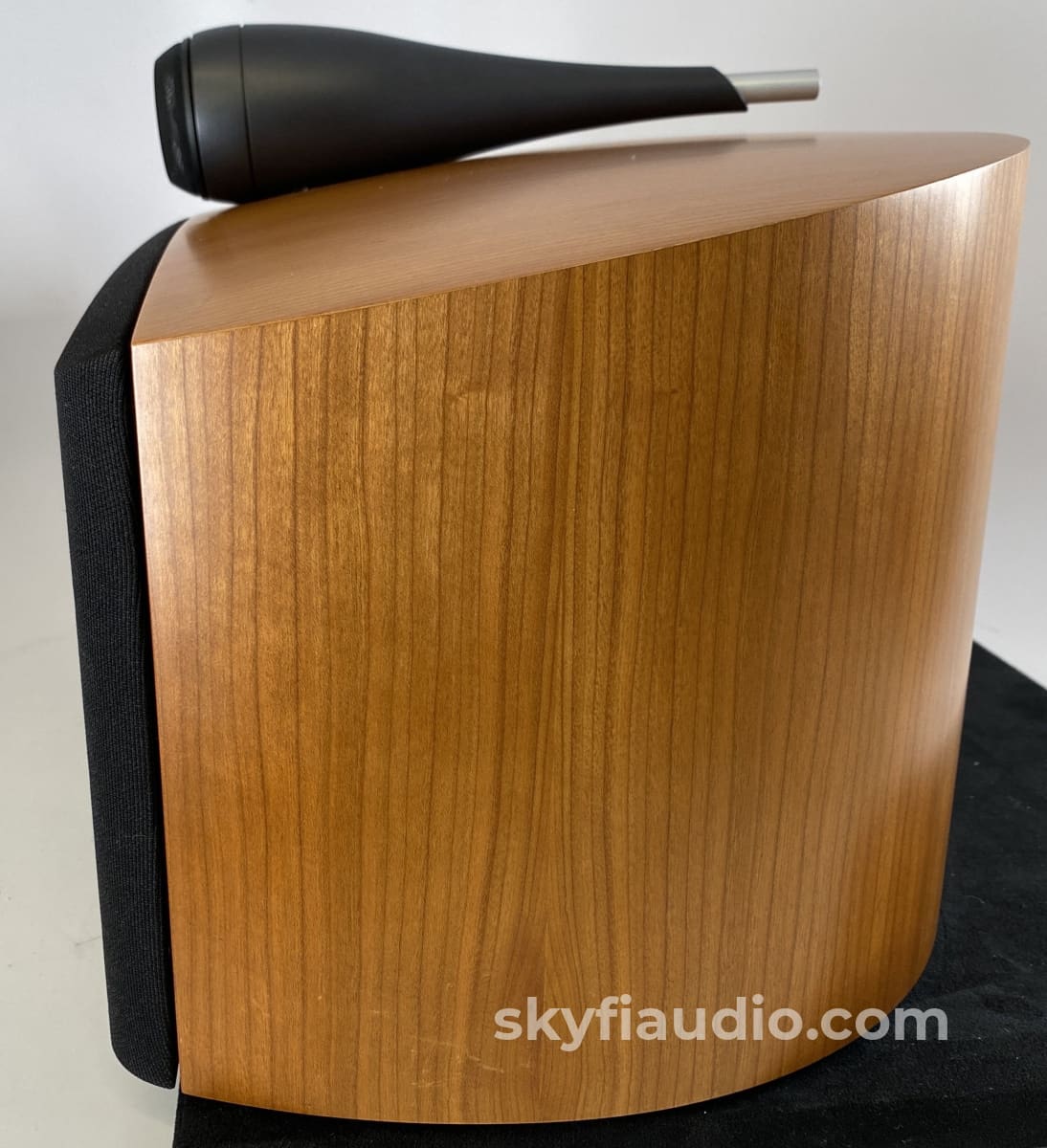 B&W (Bowers & Wilkins) Htm4S Center Channel Speaker In Cherry Speakers