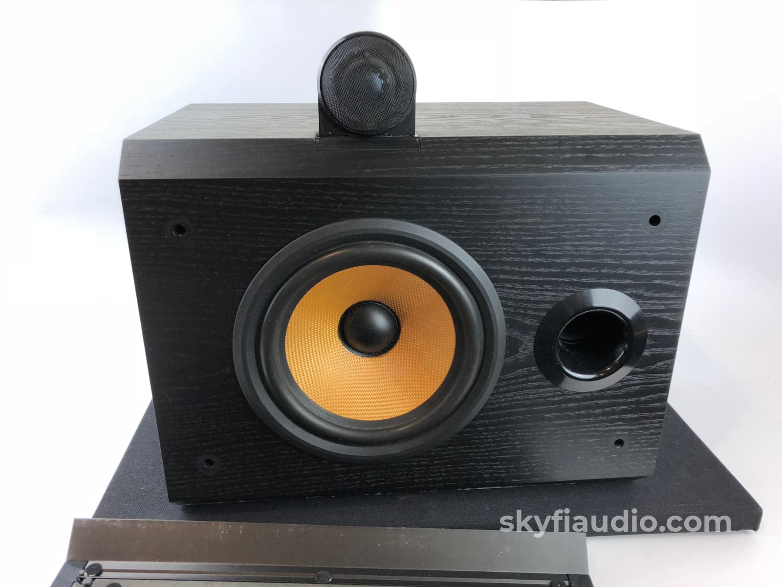 B&W (Bowers & Wilkins) Matrix 805 Vintage Speakers