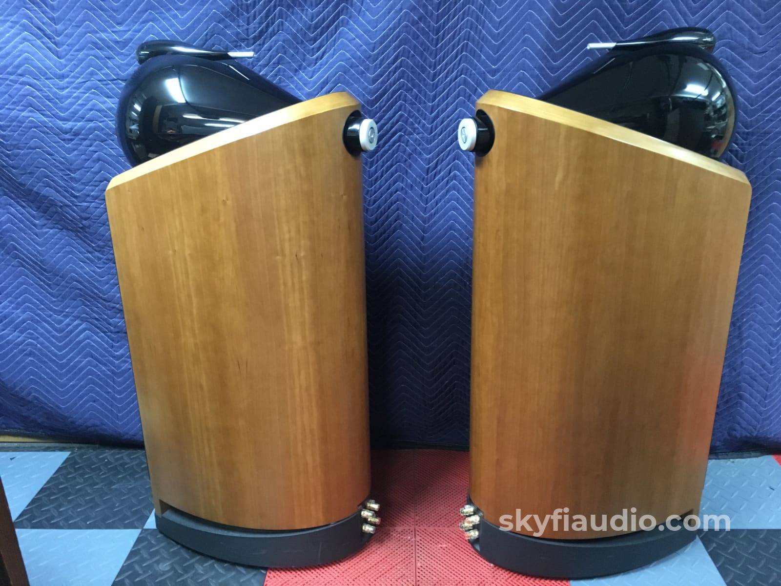 B&W (Bowers & Wilkins) Nautilus 802 Full Range Speakers Near Mint