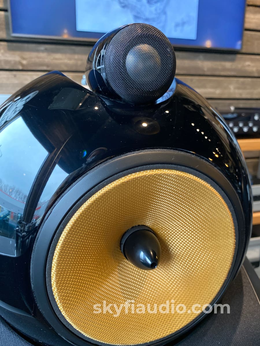 B&W (Bowers & Wilkins) Nautilus 802 Speakers In Black - Minty