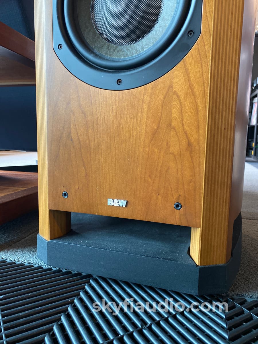 B&W (Bowers & Wilkins) Nautilus 802 Speakers In Cherry