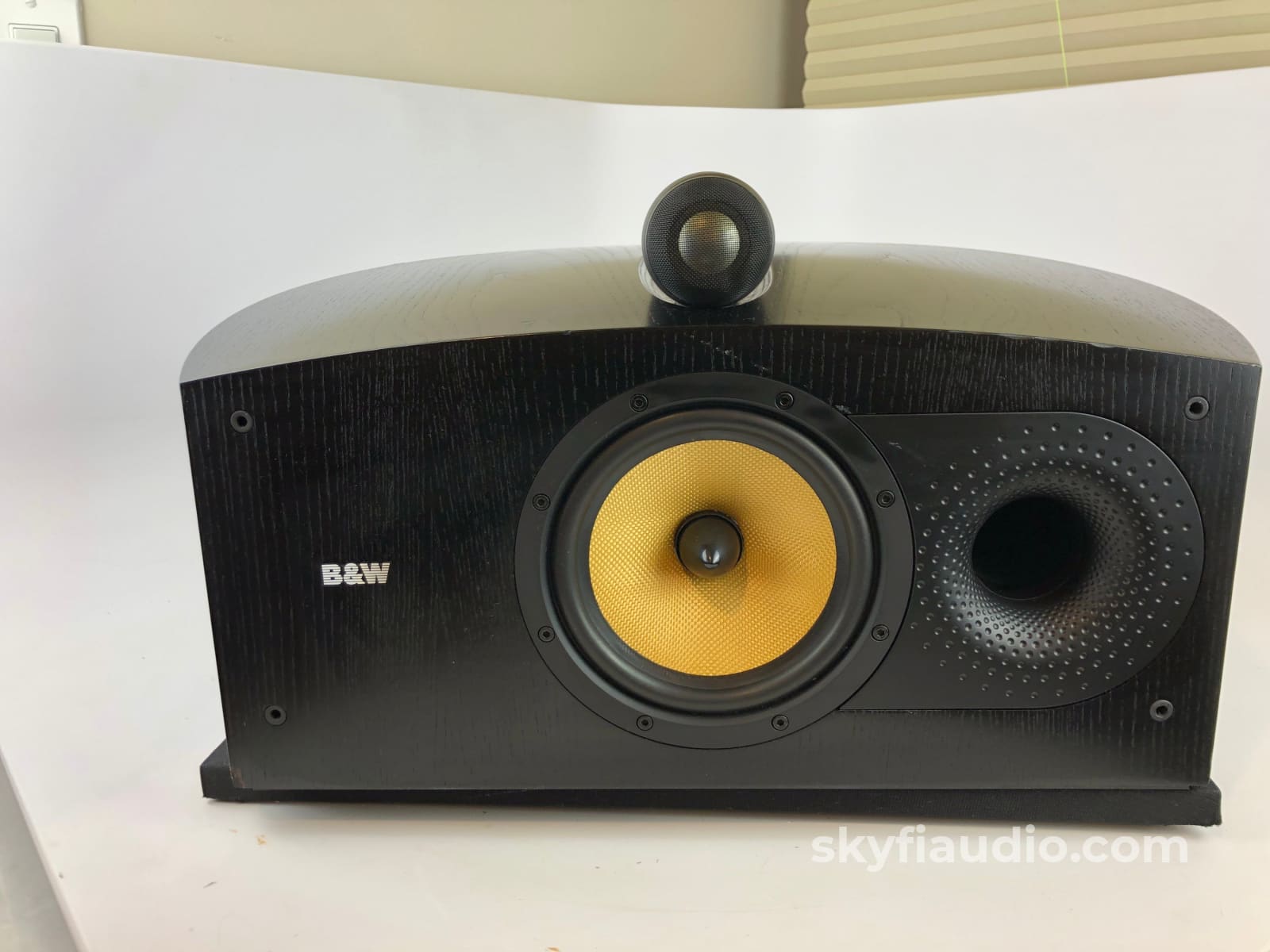 B&W (Bowers & Wilkins) Nautilus Htm2 Center Channel Home Theater Speaker Speakers