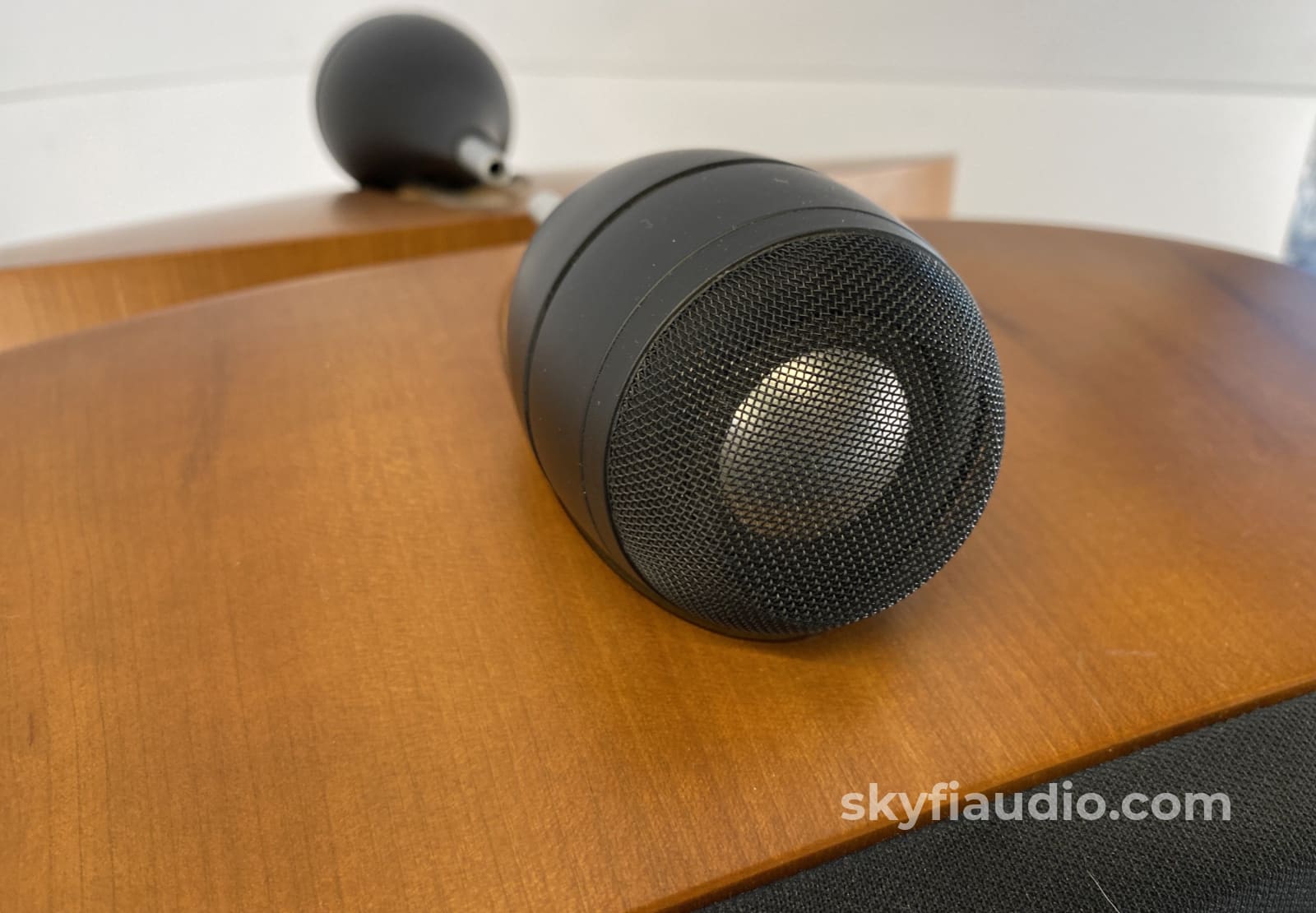 B&W (Bowers & Wilkins) Nautilus Scm1 Home Theater Speakers In Cherry