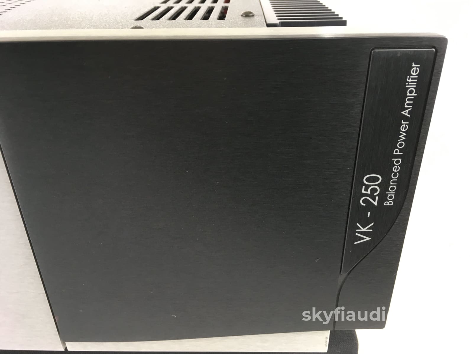 Balanced Audio Technology Vk-250 Solid State Amplifier 250W