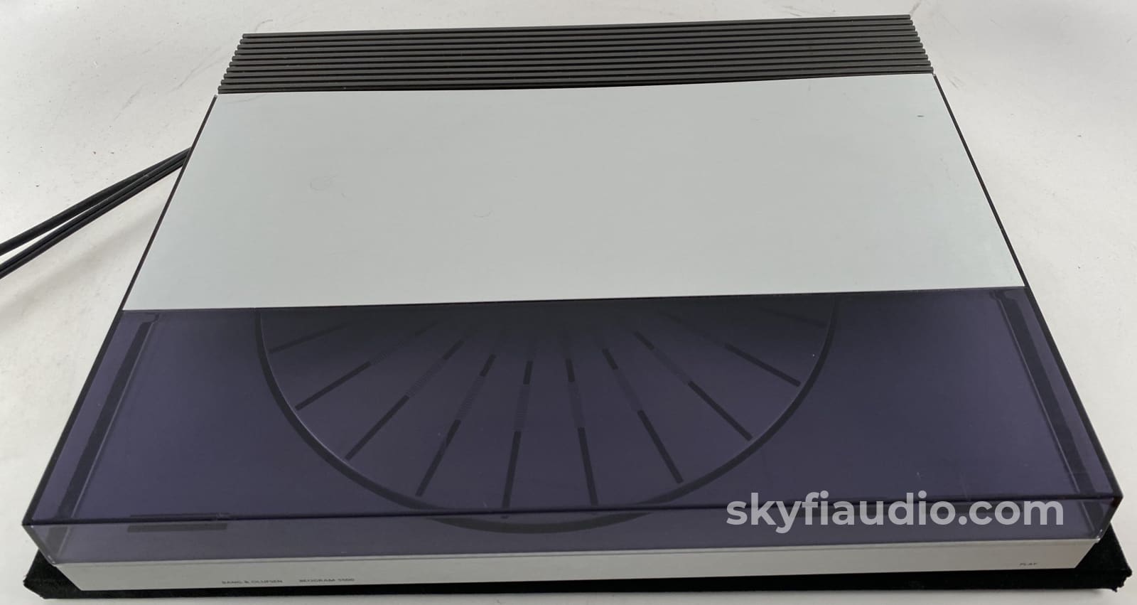 Bang & Olufsen (B&O) Beogram 5500 - Linear Tracking Automatic Turntable