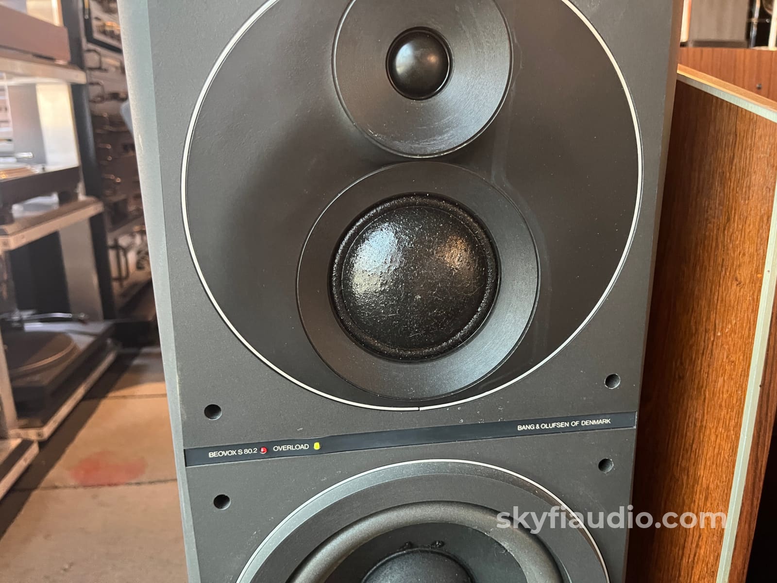 Bang & Olufsen B&O Beomaster 1900 Receiver Beogram 8000 Turntable and Beovox S80.2 speakers W/ Original Cabinet - Rare