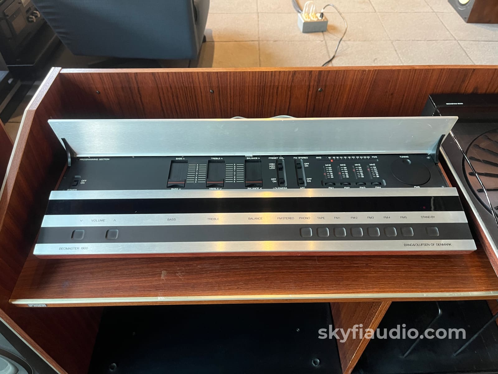 Bang & Olufsen B&O Beomaster 1900 Receiver, Beogram 8000 Turntable, an