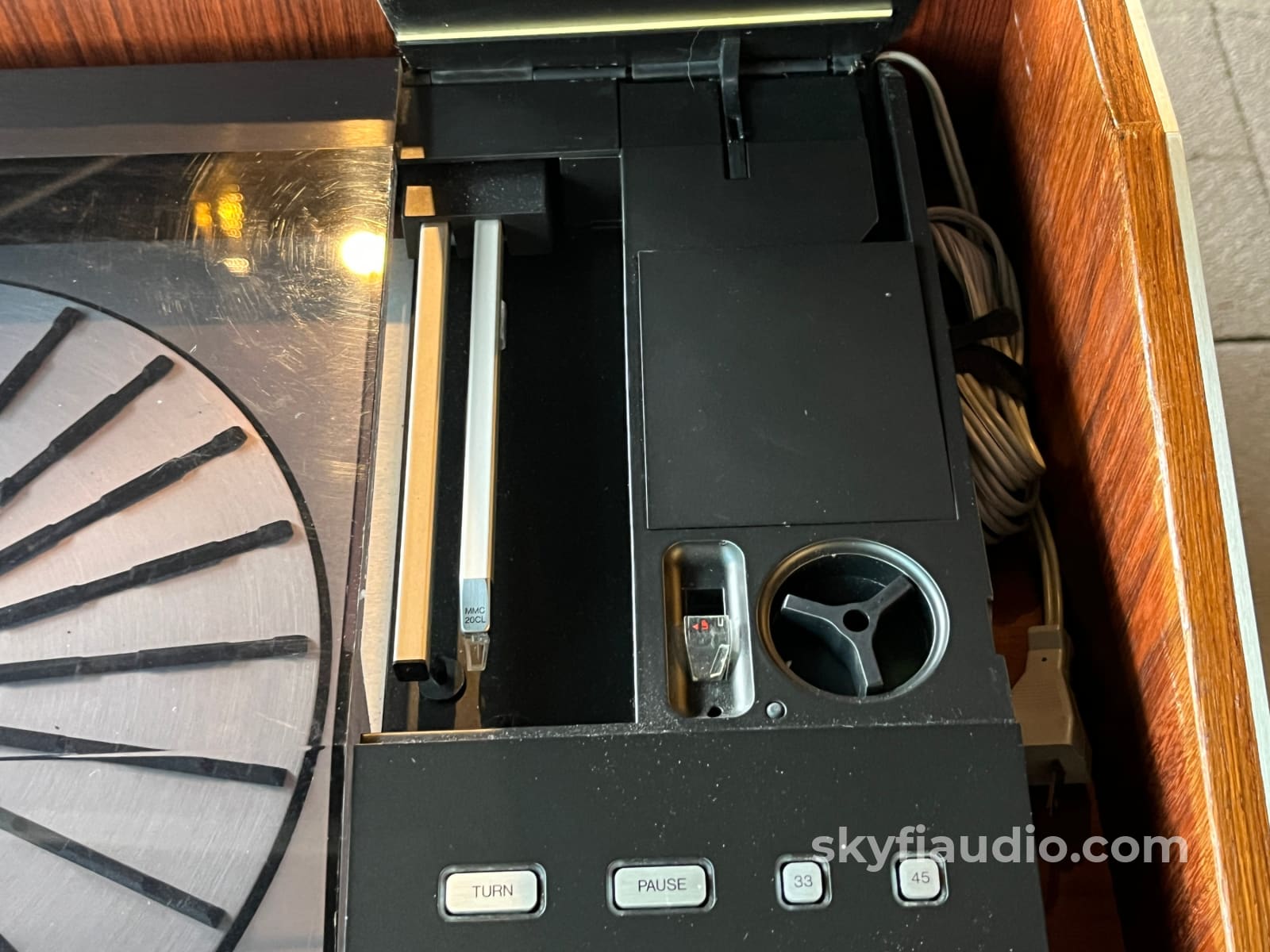 Bang & Olufsen B&O Beomaster 1900 Receiver Beogram 8000 Turntable and Beovox S80.2 speakers W/ Original Cabinet - Rare