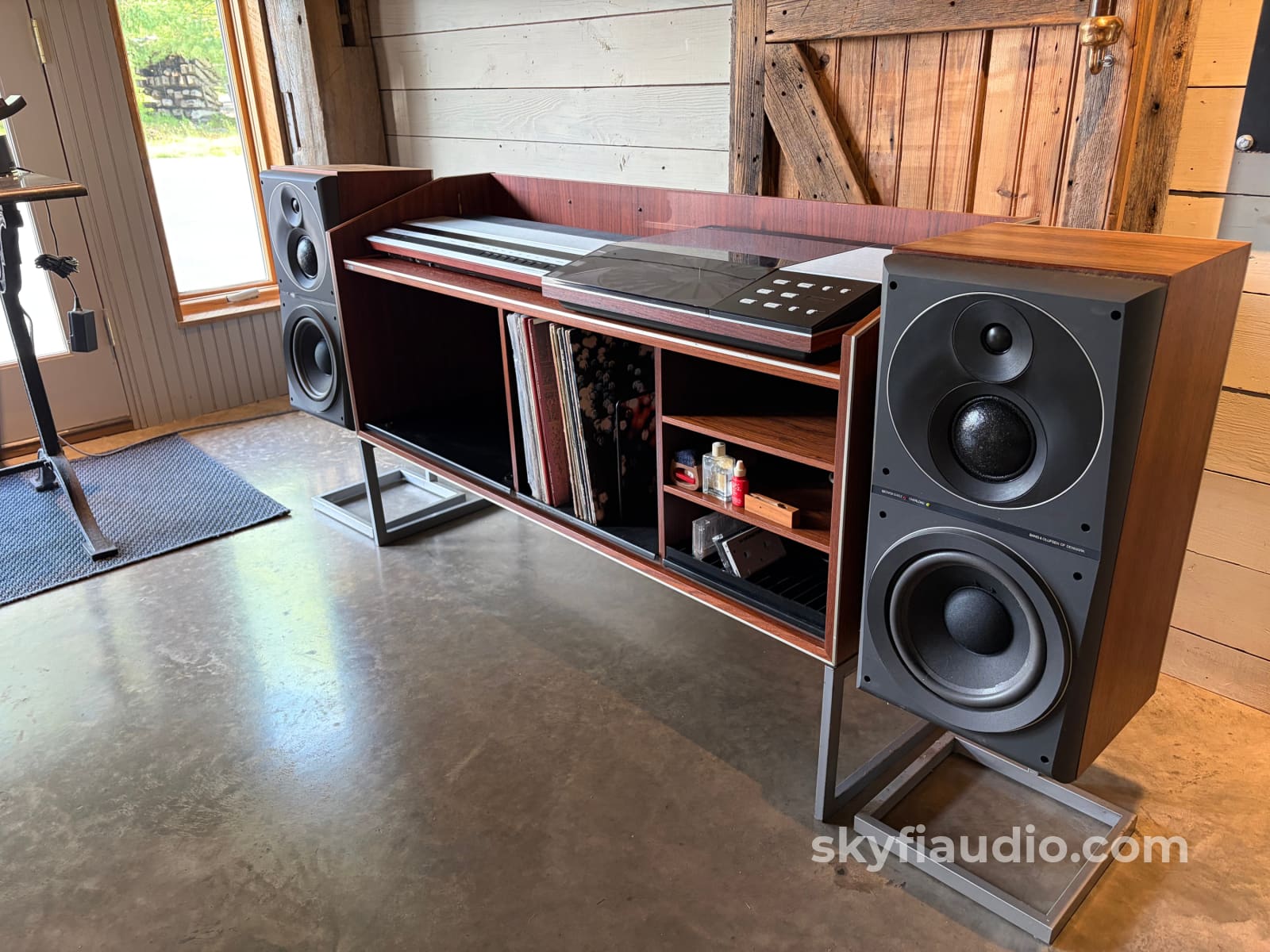 Bang & Olufsen B&O Complete System - Including Receiver Turntable Speakers and Original Rare Cabinet - System