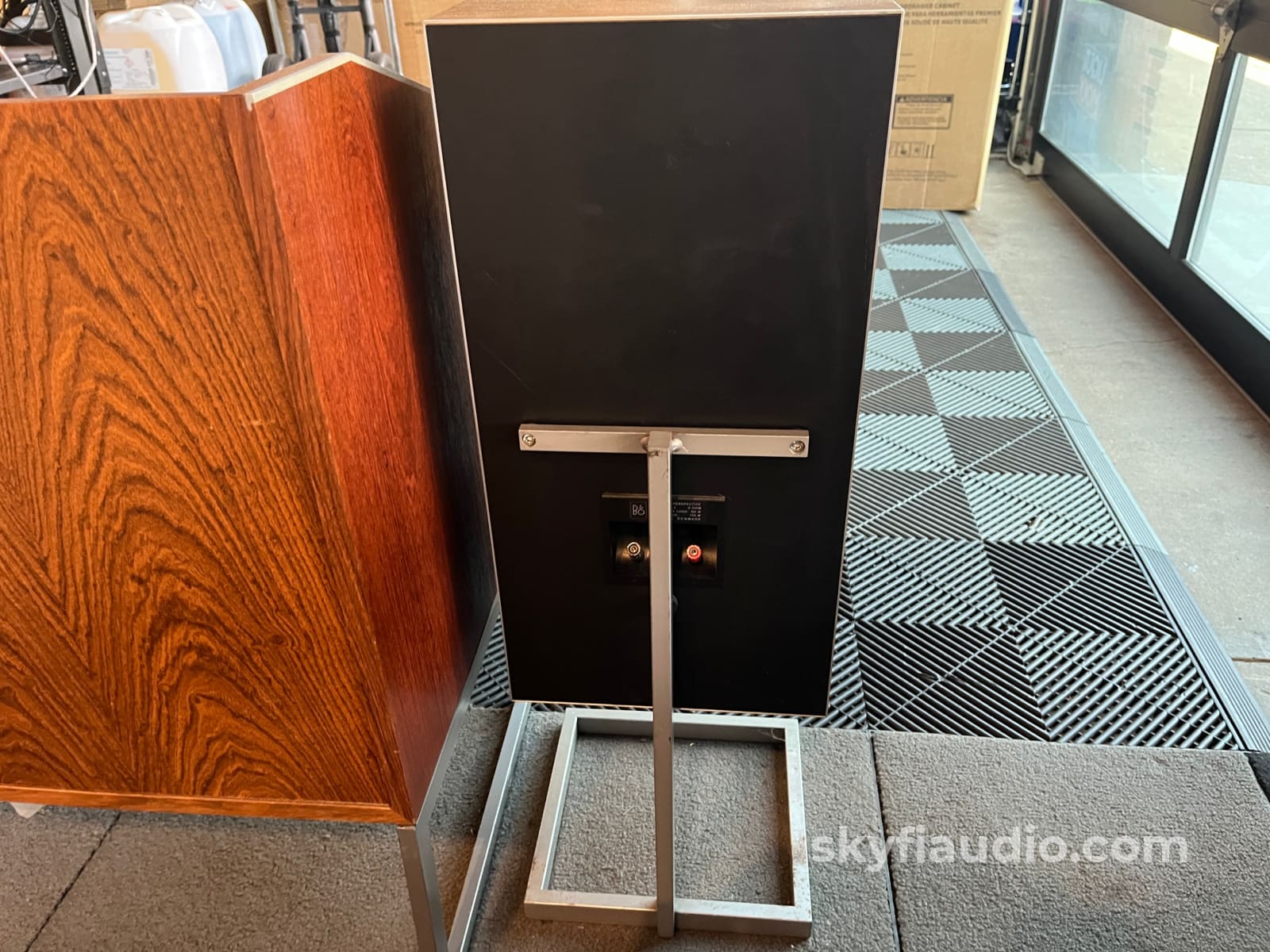 Bang & Olufsen B&O Beomaster 1900 Receiver Beogram 8000 Turntable and Beovox S80.2 speakers W/ Original Cabinet - Rare