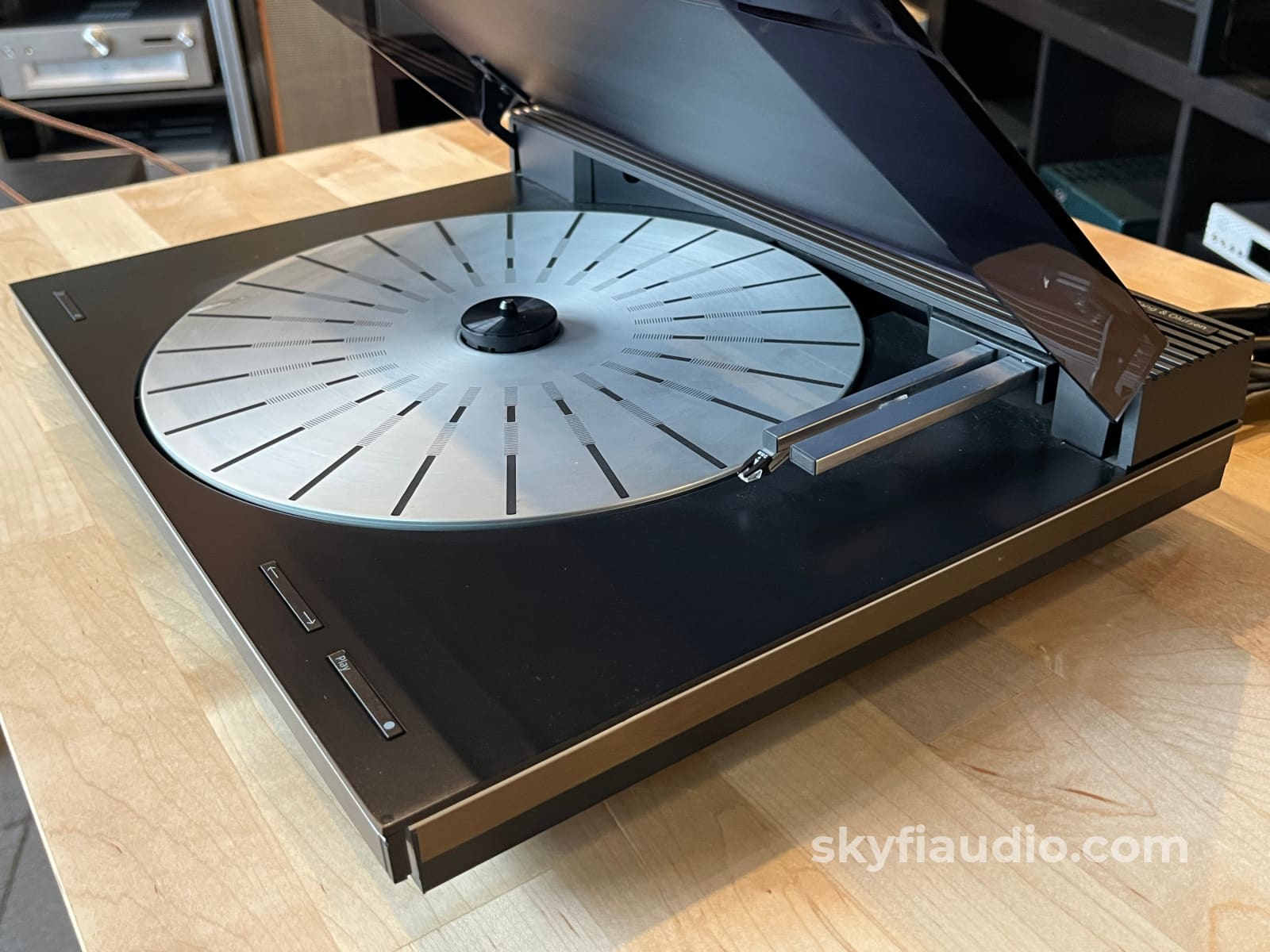 Bang & Olufsen Beogram 9000 Linear Tracking Turntable Turntable