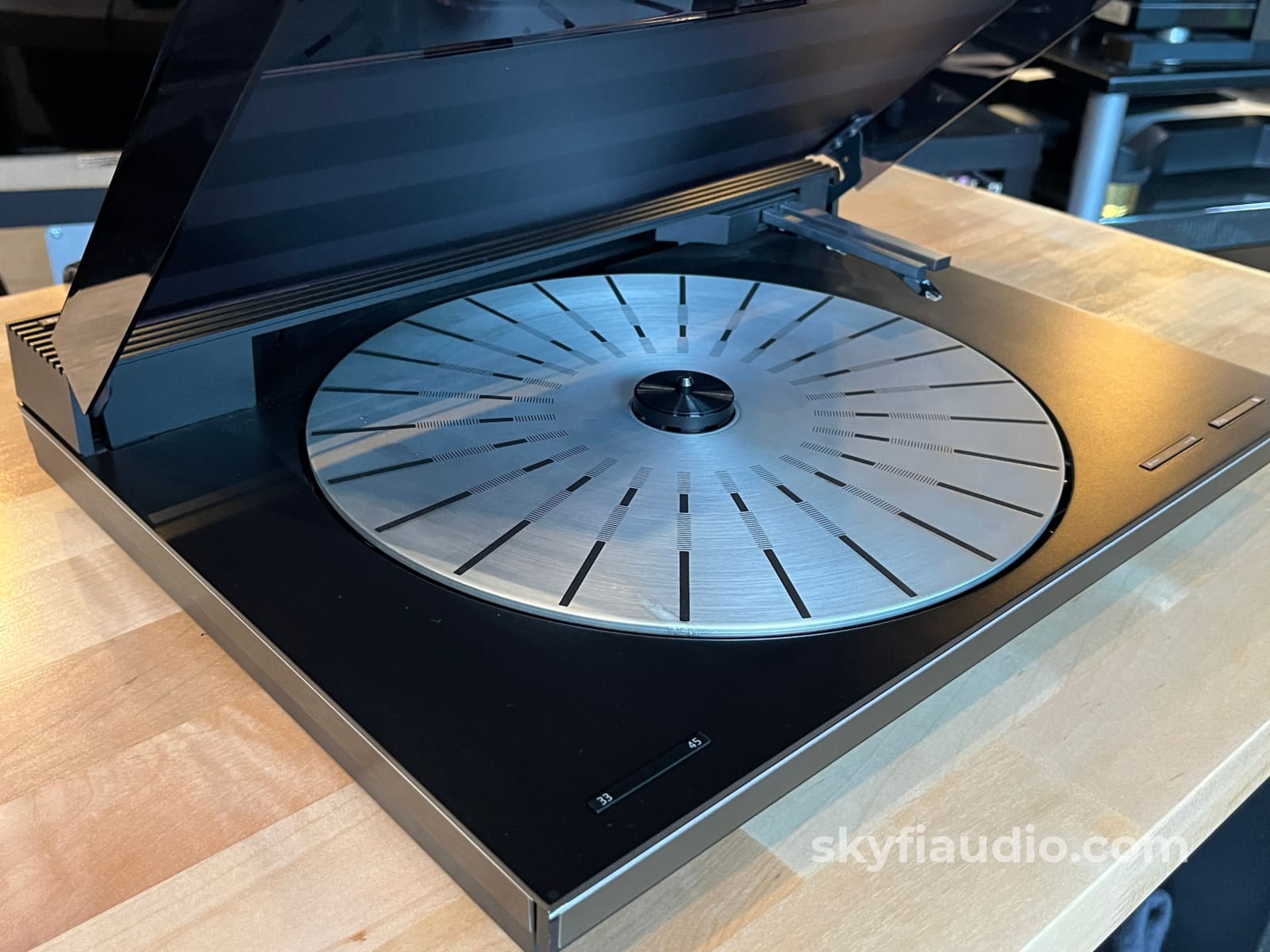 Bang & Olufsen Beogram 9000 Linear Tracking Turntable Turntable