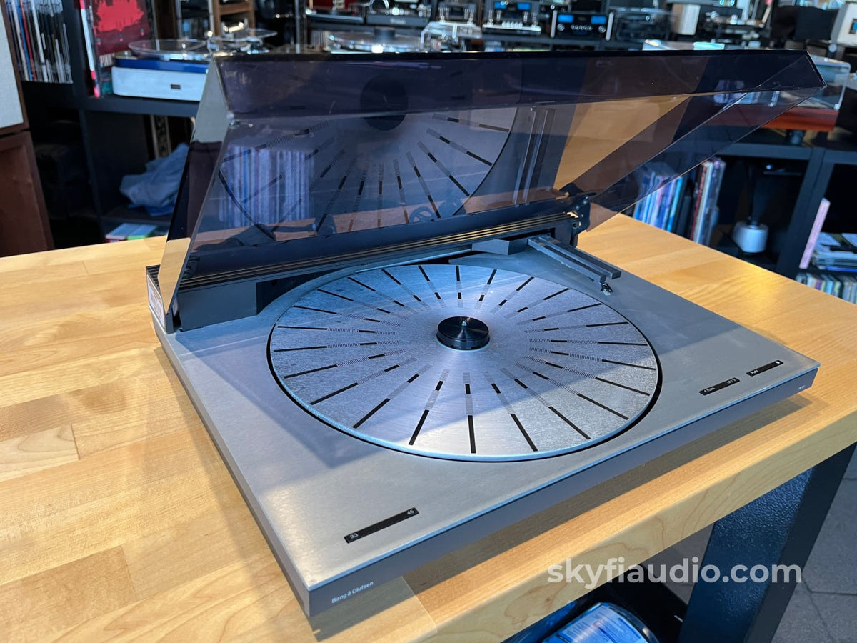 Bang & Olufsen Beogram TX2 Automatic Linear Tracking Turntable