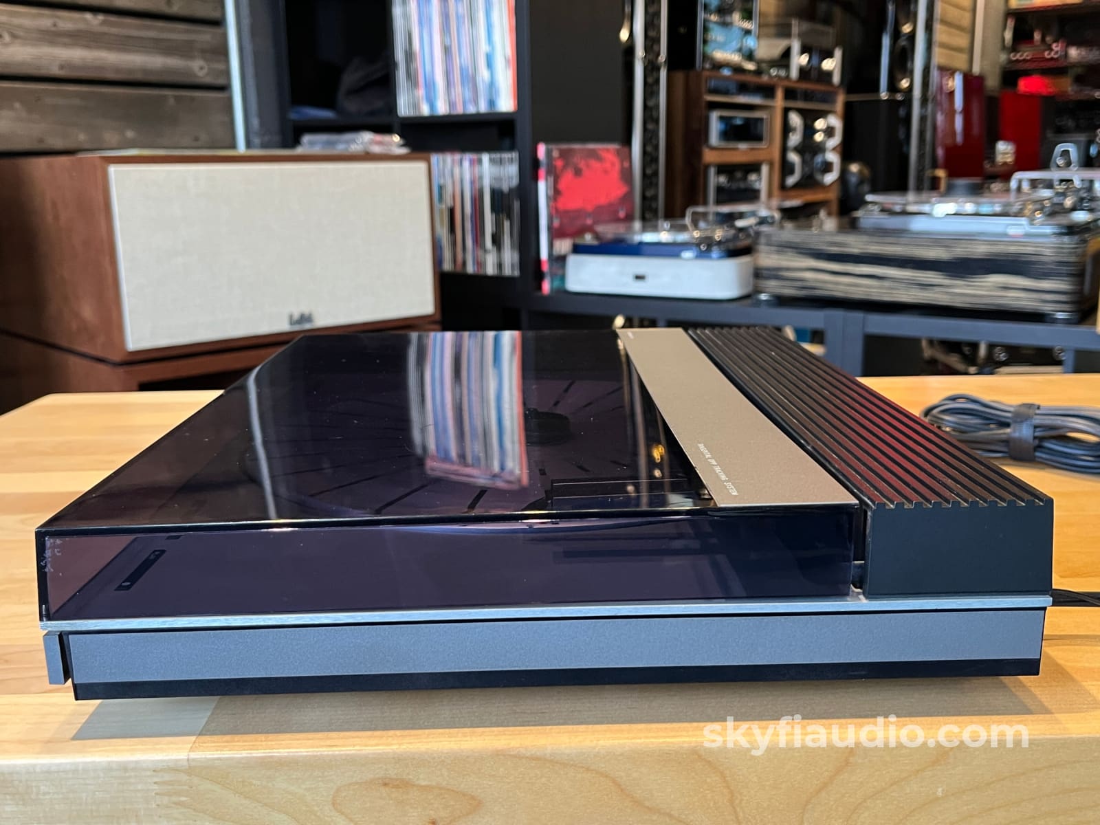 Bang & Olufsen Beogram TX2 Automatic Linear Tracking Turntable