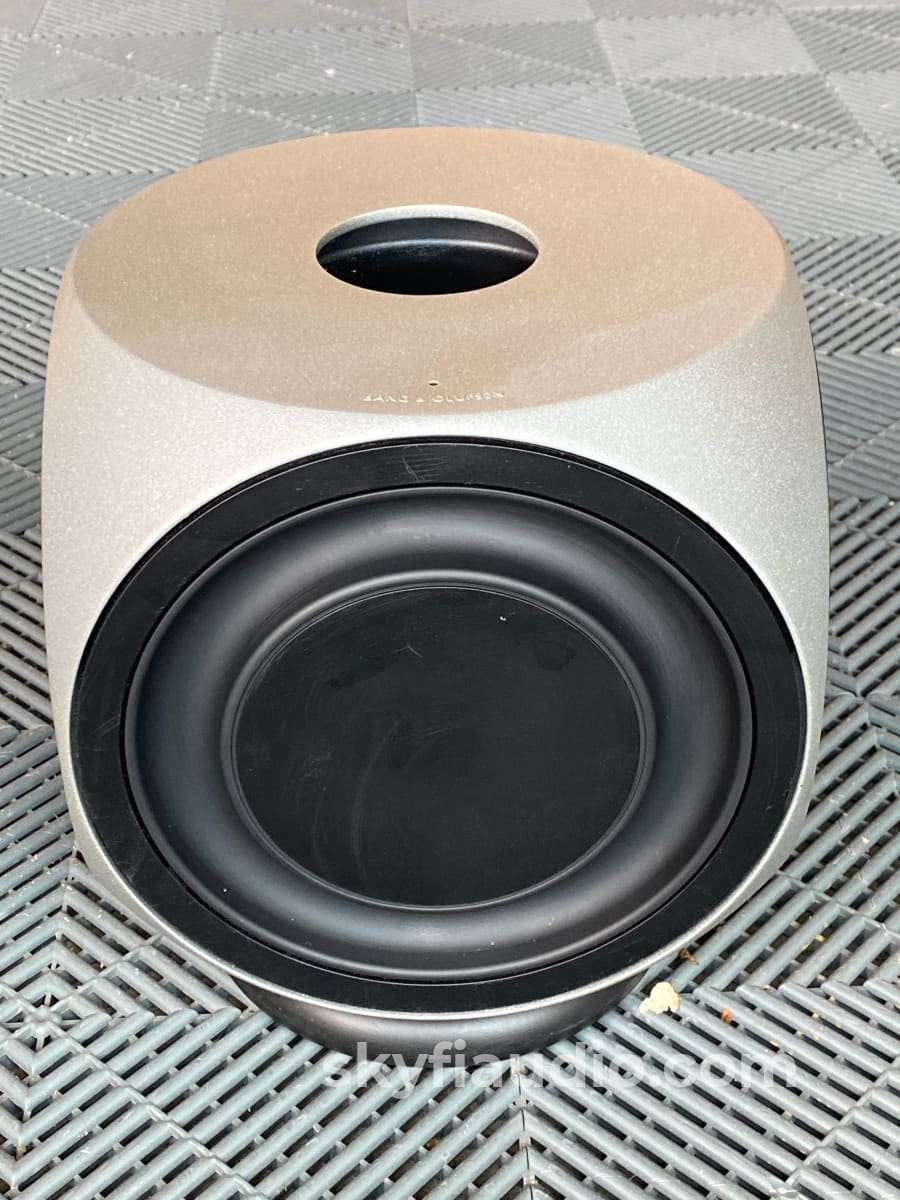 【名機】B&O BeoLab 2｜Bang & Olufsen サブウーファー Bang & Olufsen BeoLab 2 Active (Powered) Subwoofer In Silver - 850W