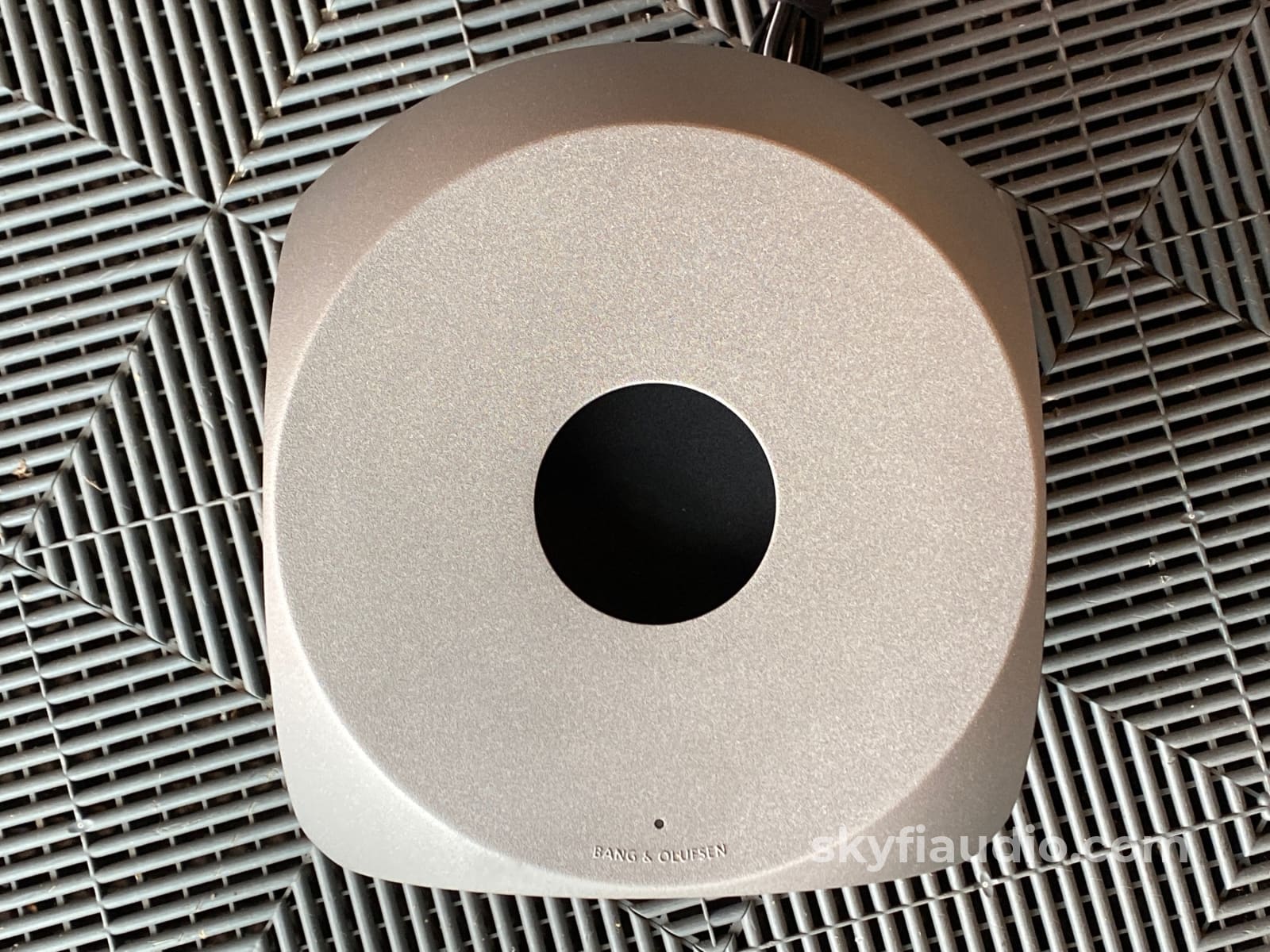 Bang & Olufsen Beolab 2 Active (Powered) Subwoofer In Silver - 850W