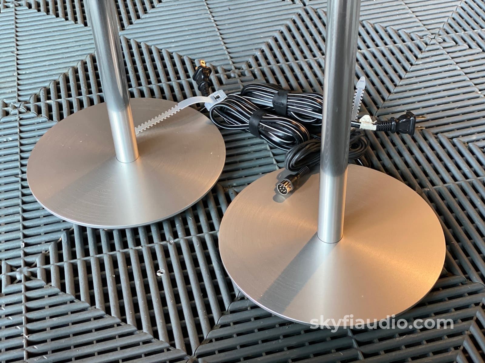 Bang & Olufsen BeoLab 3 Active (Powered) Speakers - With Stands