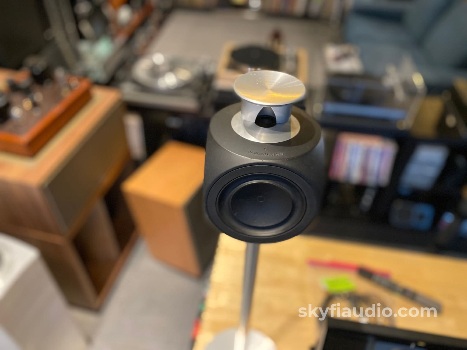 Bang & Olufsen Beosound 3000 And Beolab 3 Speakers (Complete System) Integrated Amplifier