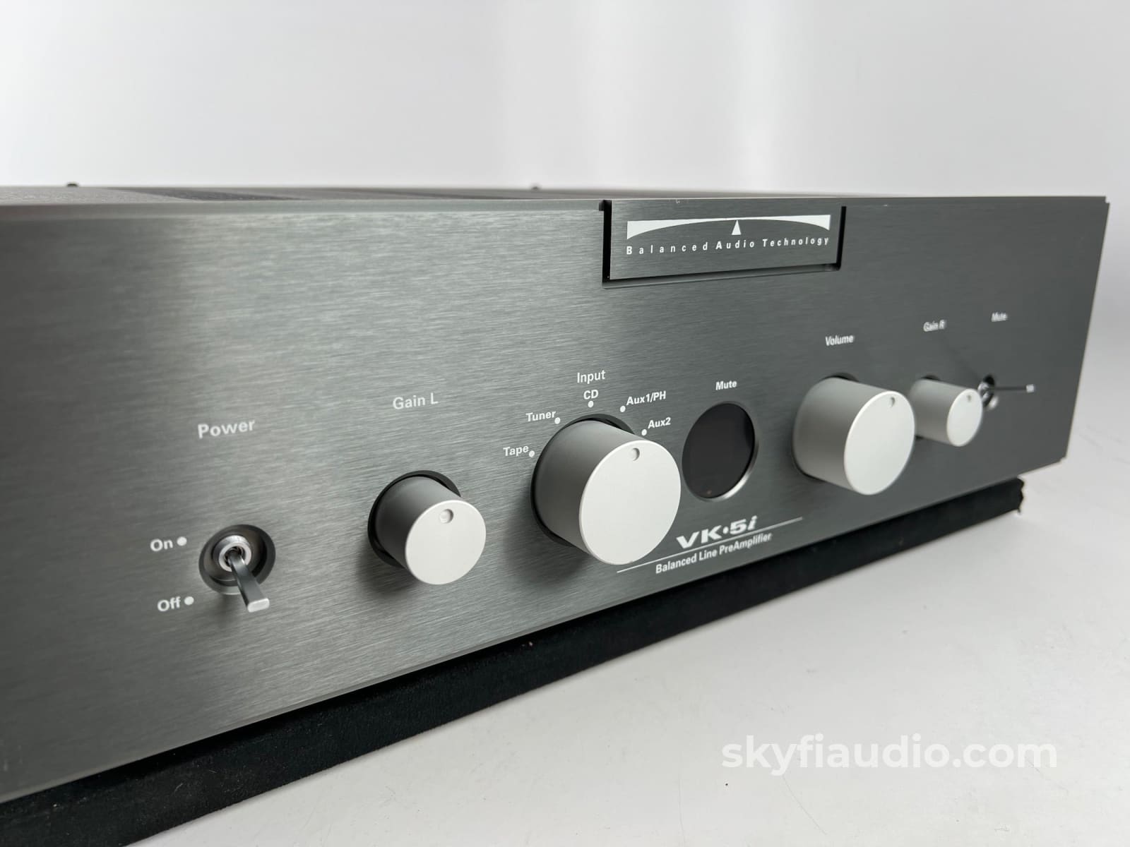 Bat (Balanced Audio Technology) Vk-5I All Tube Dual Mono And Balanced Preamplifier