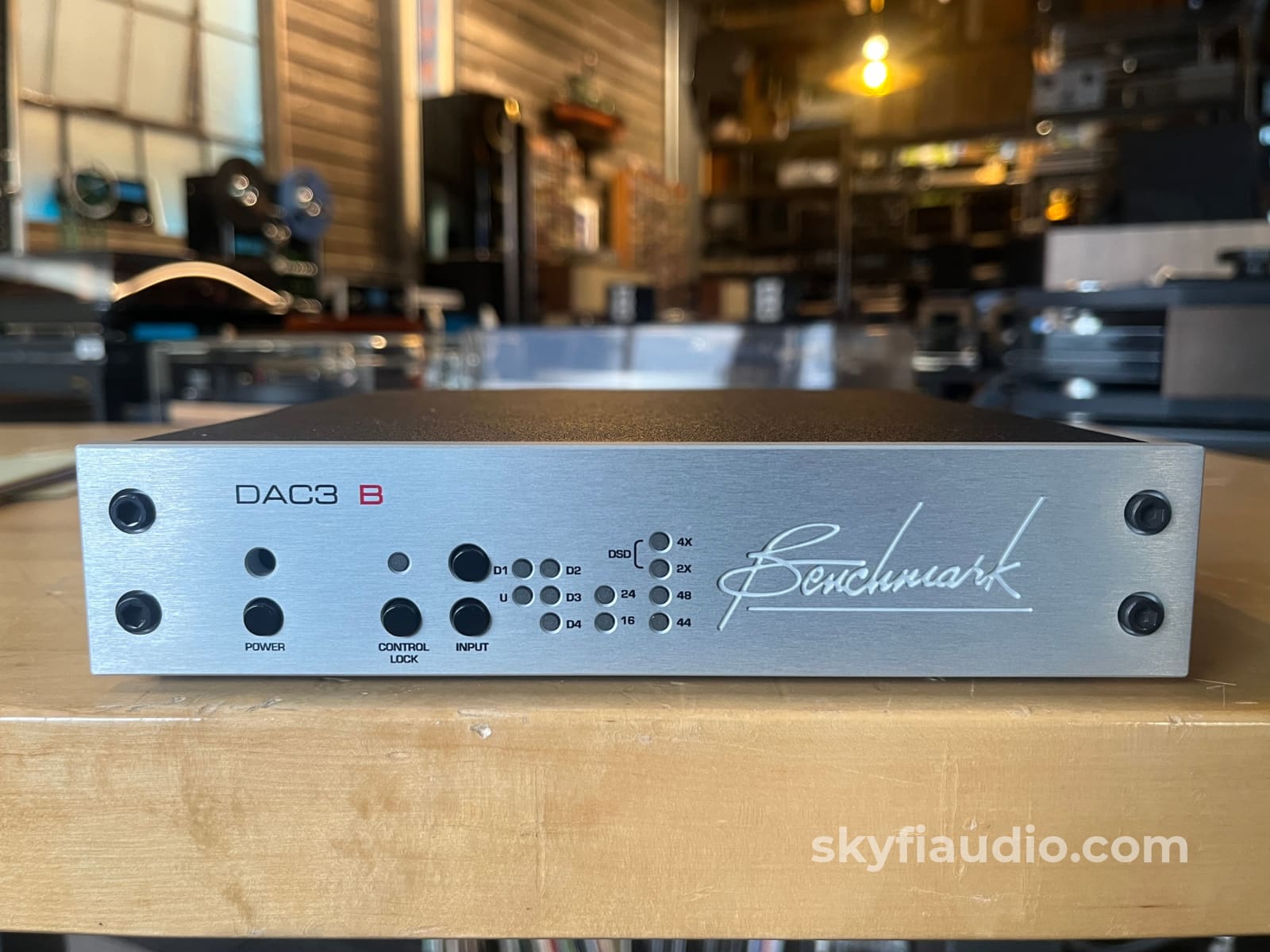 Benchmark DAC3 B Digital to Analog Converter CD + Digital