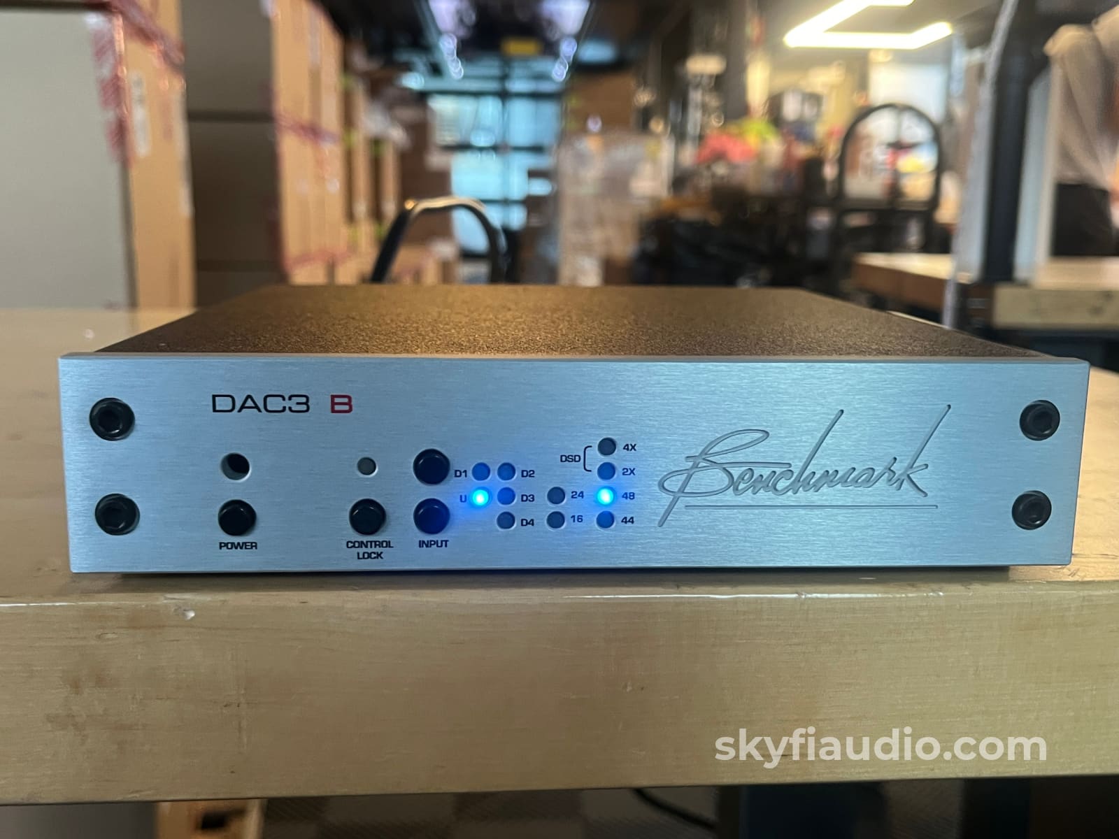 Benchmark DAC3 B Digital to Analog Converter CD + Digital