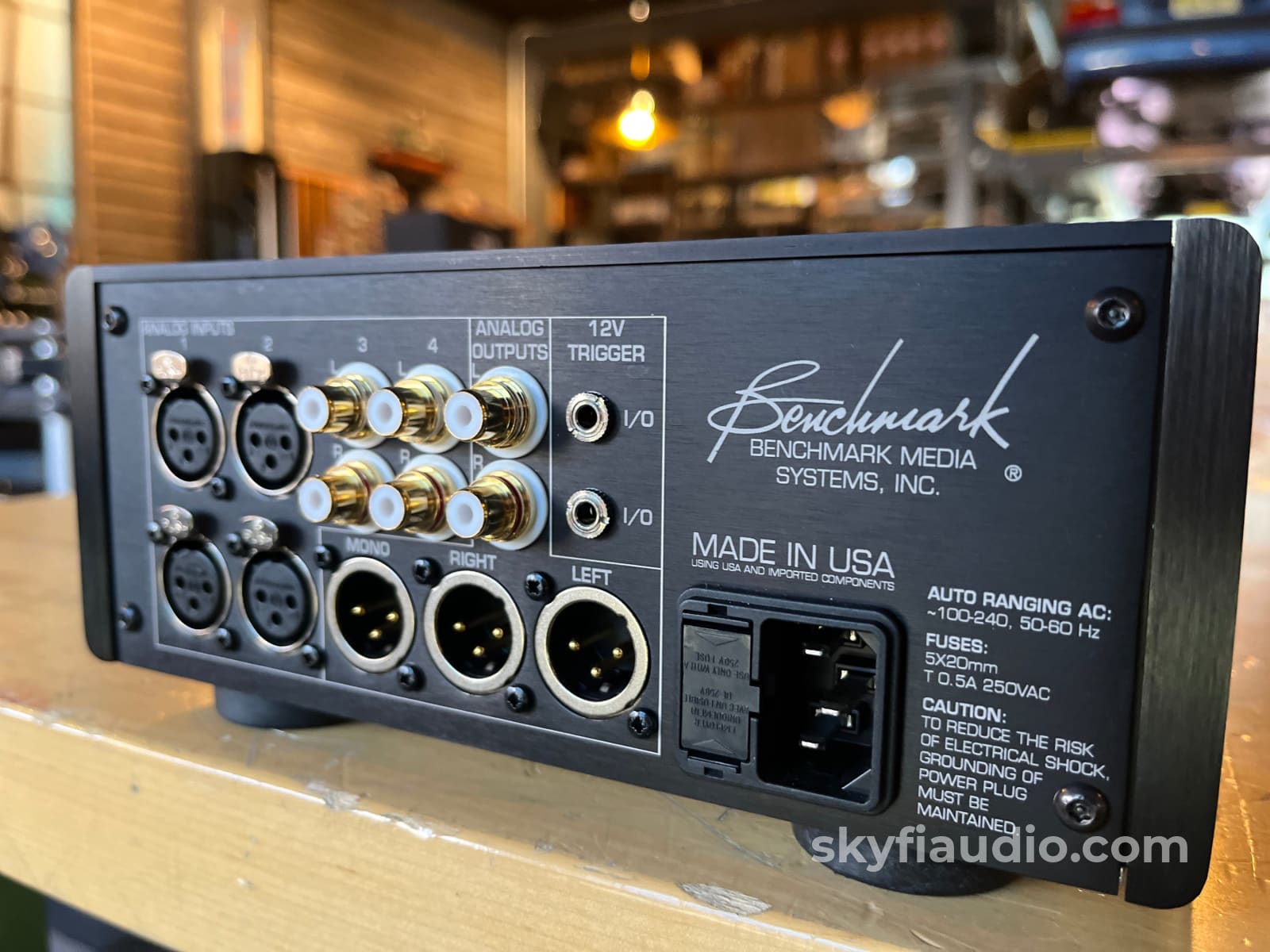 Benchmark HPA4 Headphone Amplifier Integrated Amplifier