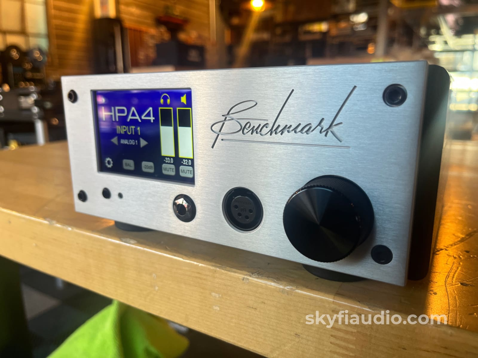 Benchmark HPA4 Headphone Amplifier Integrated Amplifier