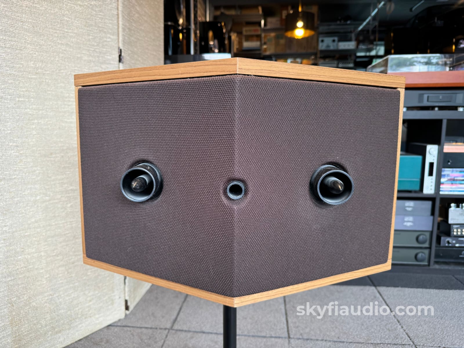 Bose 901 Direct Reflecting Speakers - Last Series VI - w/Active EQ and
