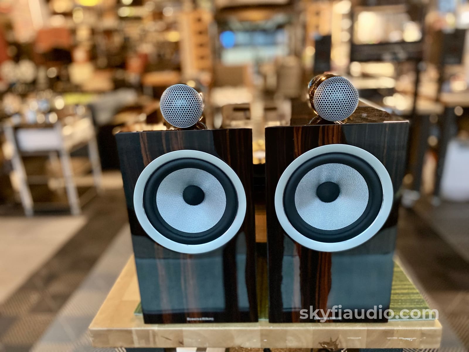 B&W Bowers & Wilkins Signature 705 S2 Datuk Gloss Speakers - Super Rare