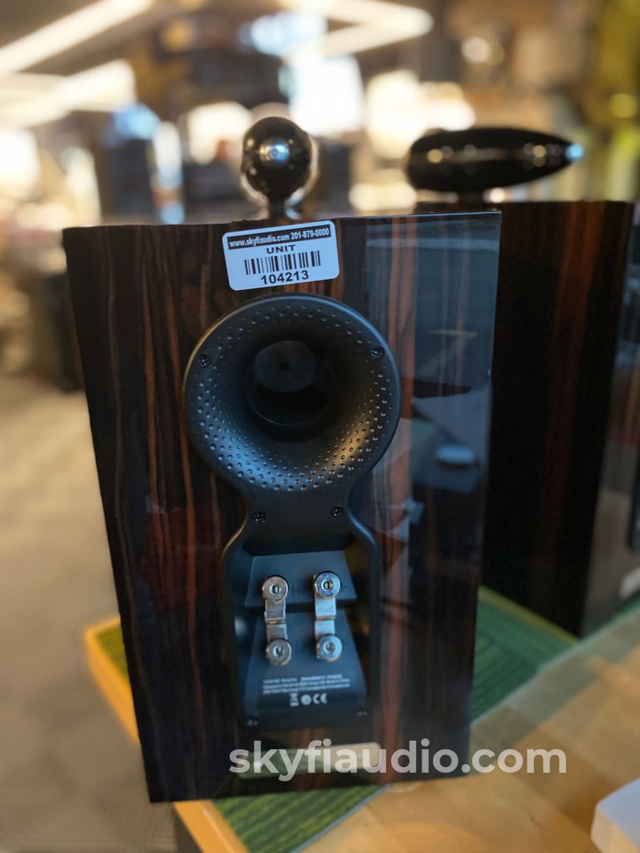 B&W Bowers & Wilkins Signature 705 S2 Datuk Gloss Speakers - Super Rare