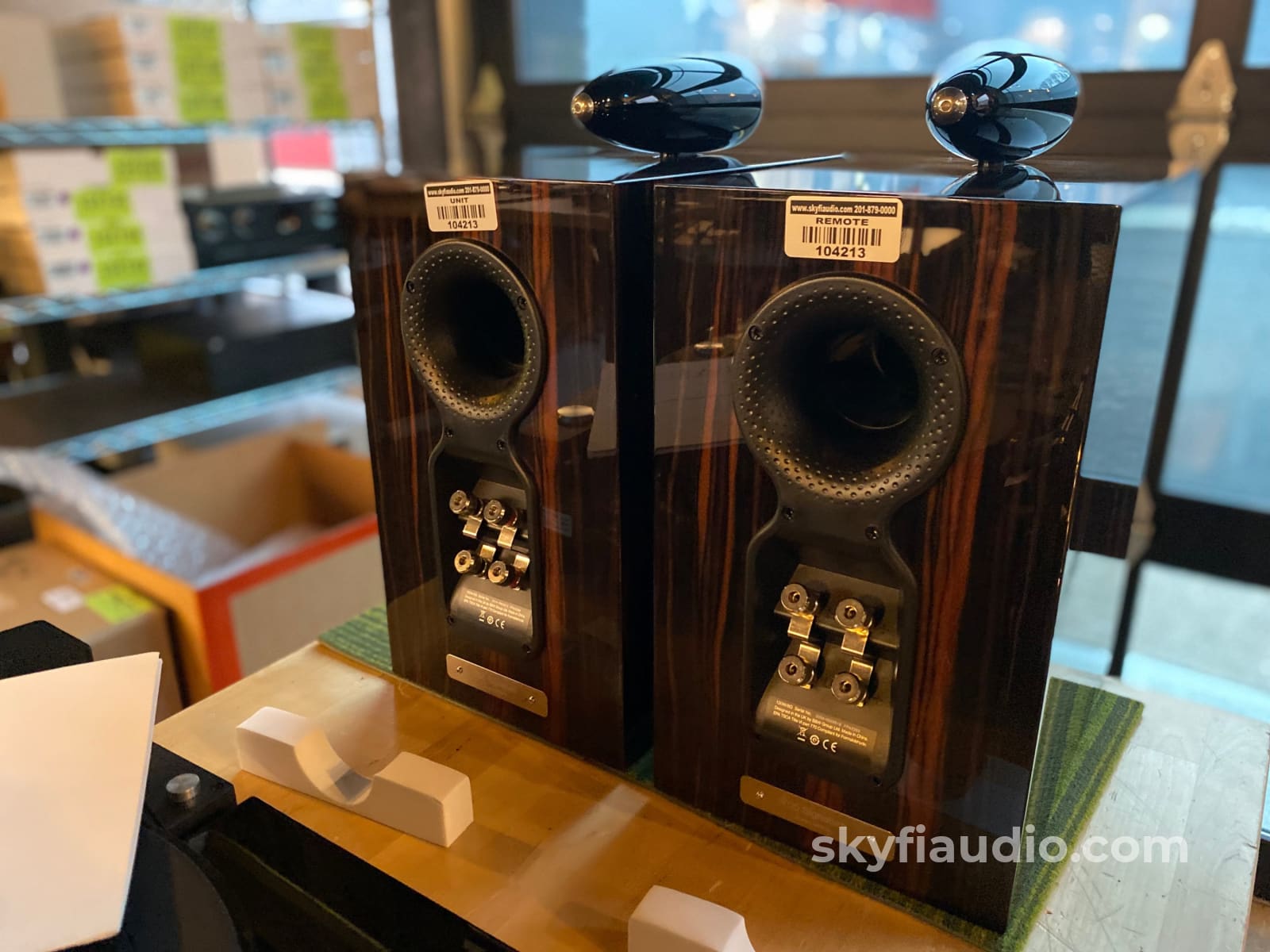 B&W Bowers & Wilkins Signature 705 S2 Datuk Gloss Speakers - Super Rare