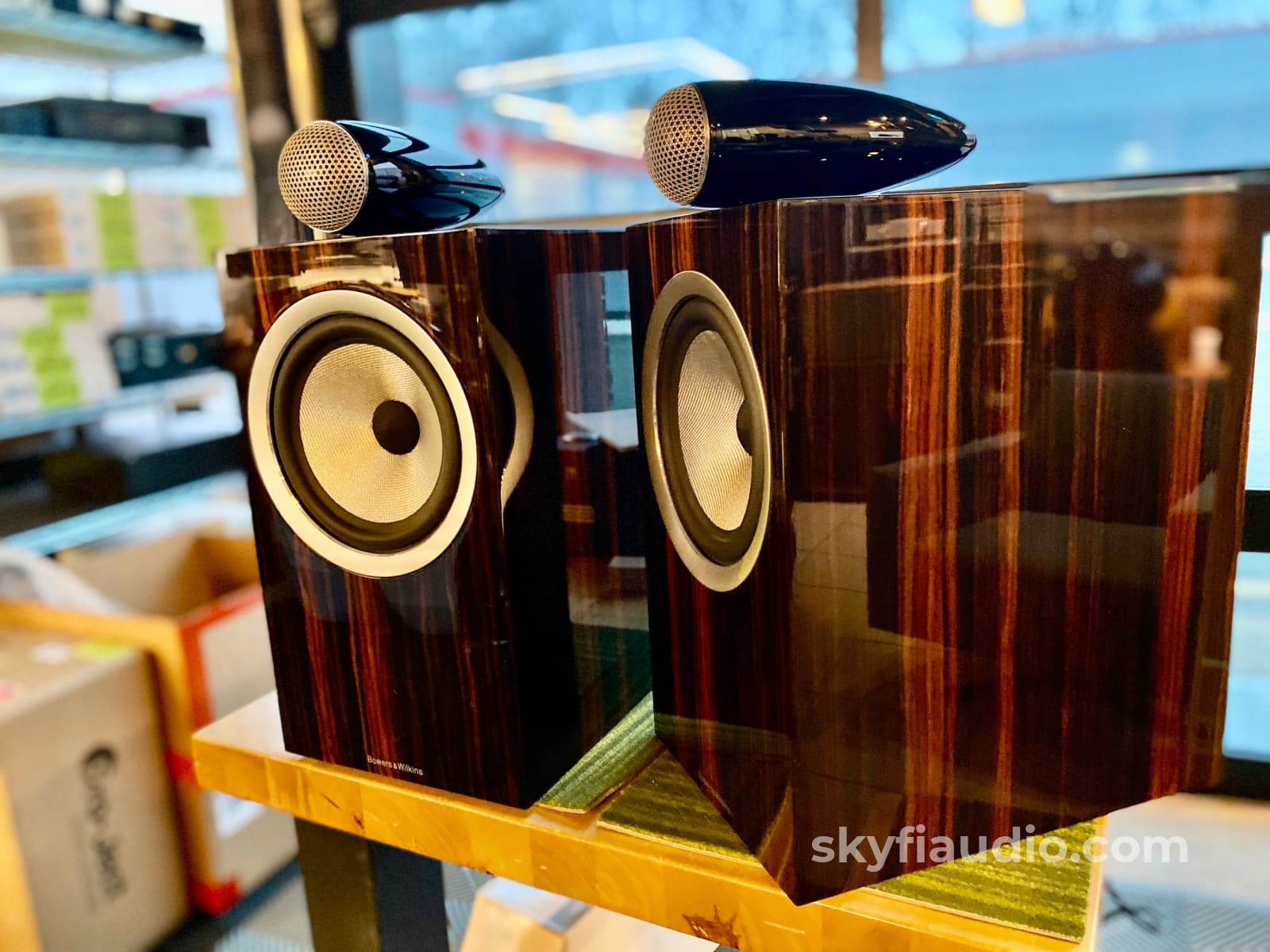 B&W Bowers & Wilkins Signature 705 S2 Datuk Gloss Speakers - Super Rare