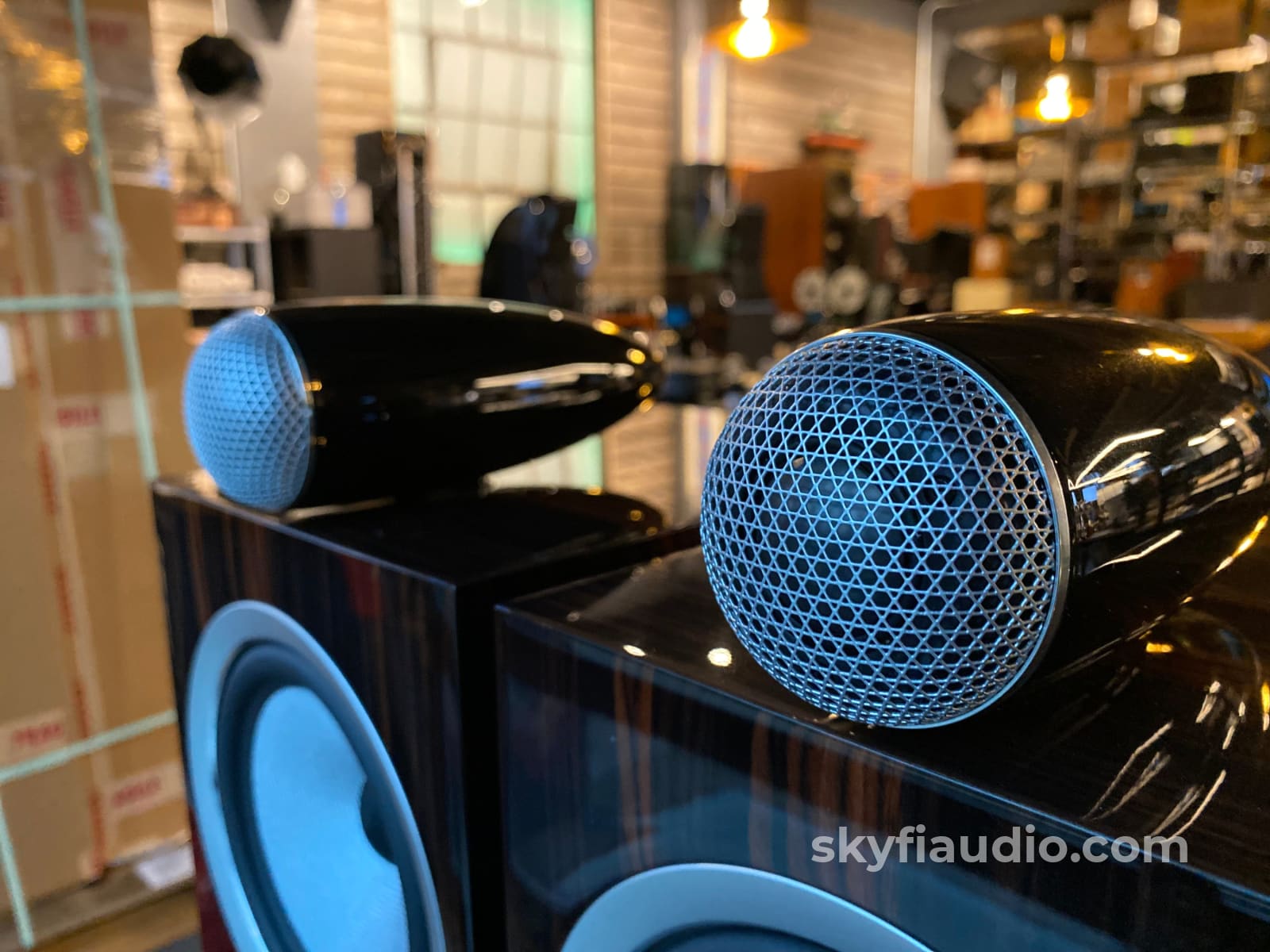 Bowers & Wilkins 705 S2 Signature Datuk Gloss Speakers - Super Rare