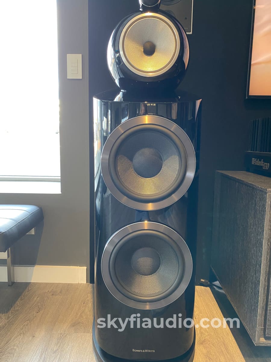 Bowers & Wilkins 800 D3 Speakers Demo Like New Complete