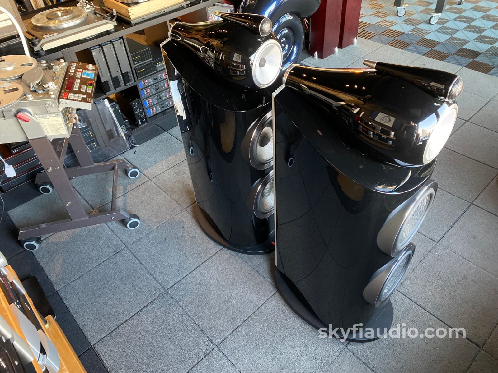 Bowers & Wilkins 800 D3 Speakers Super Clean Complete