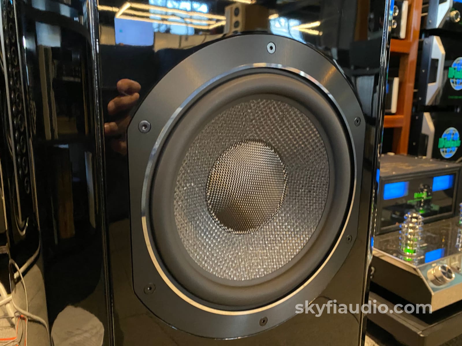 Bowers & Wilkins 802 Diamond (802D2) Speaker In Gloss Black Speakers