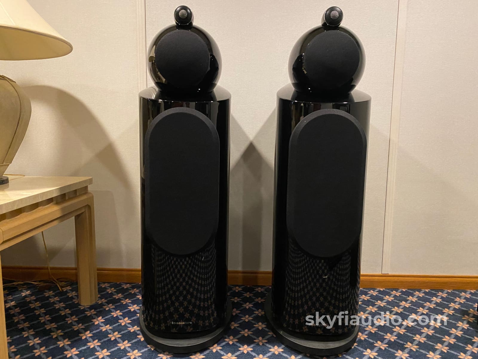 Bowers & Wilkins 802 D3 Speakers In Gloss Black - Like New and Complet