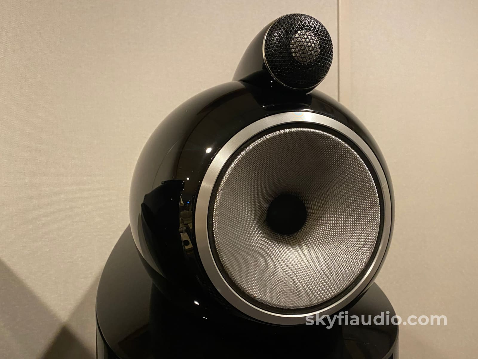 Bowers & Wilkins 802 D3 Speakers In Gloss Black- Like New And Complete