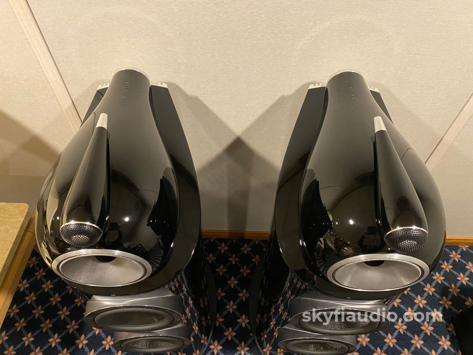Bowers & Wilkins 802 D3 Speakers In Gloss Black- Like New And Complete