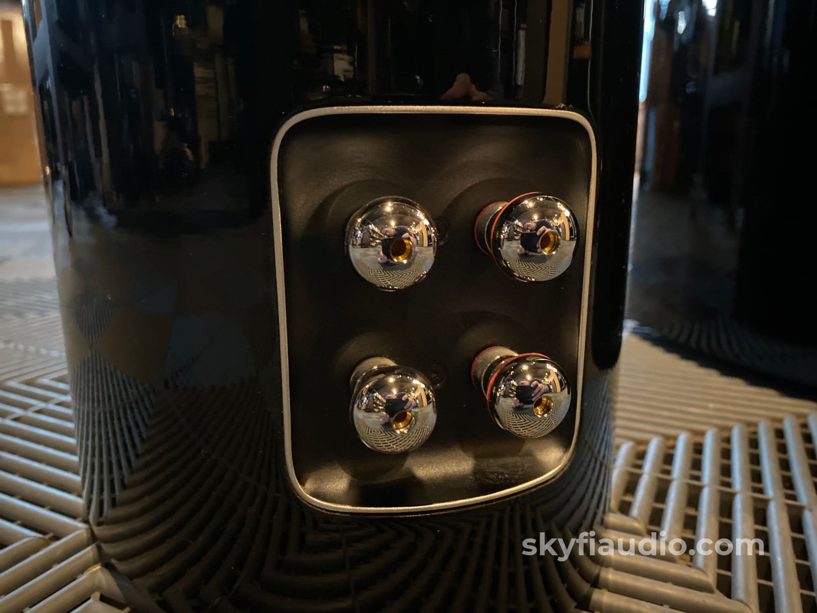 Bowers & Wilkins 804 D3 Speakers In Gloss Black - Like New