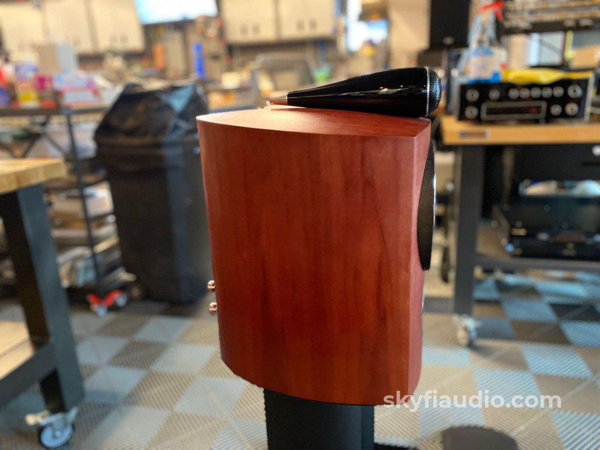 Bowers & Wilkins 805D3 Stand Mounted Speakers In Rosenut Complete!