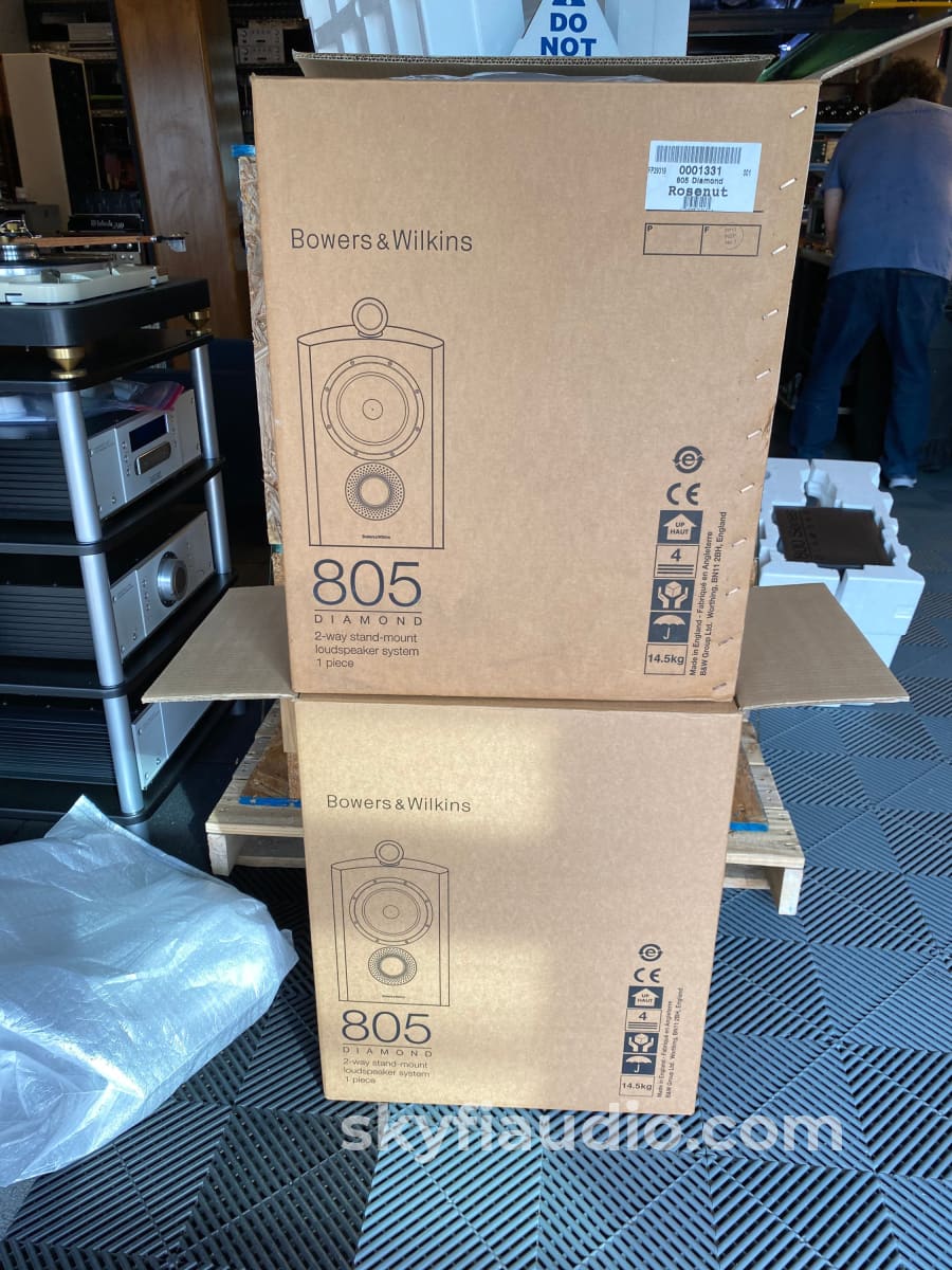 Bowers & Wilkins 805 Diamond Speakers in a Gorgeous Rosenut Finish, Co